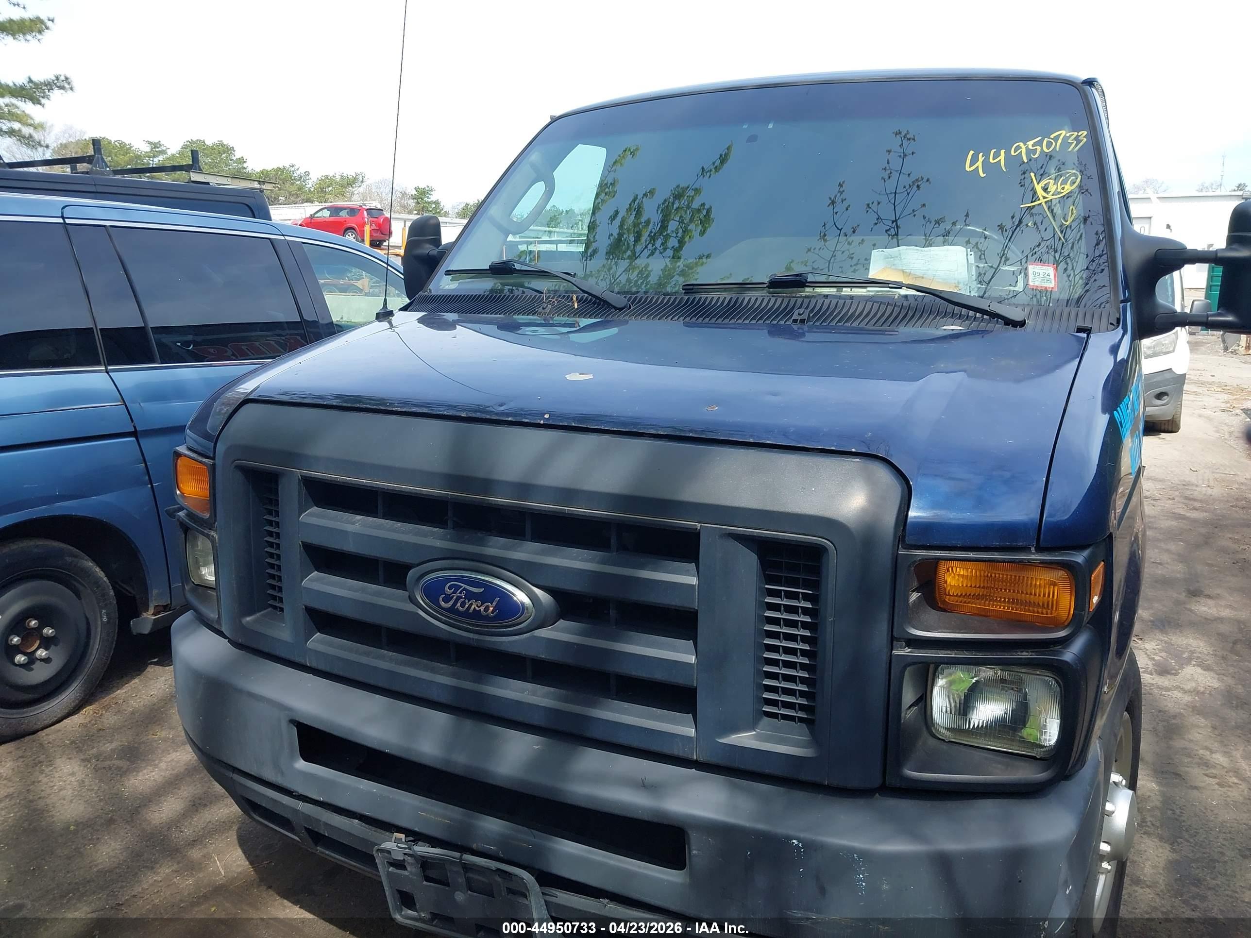 FORD E-250 image 6