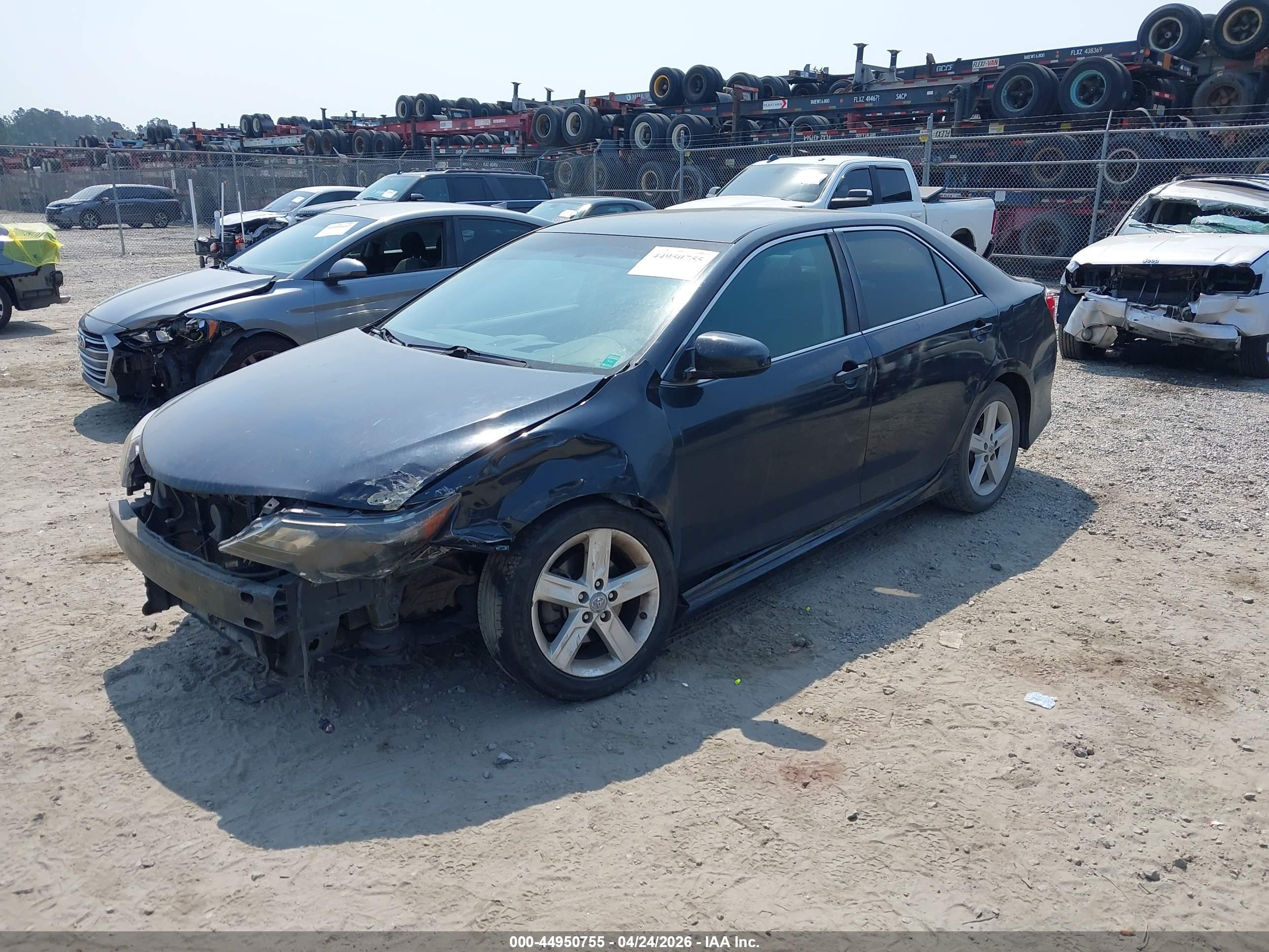 TOYOTA CAMRY image 2