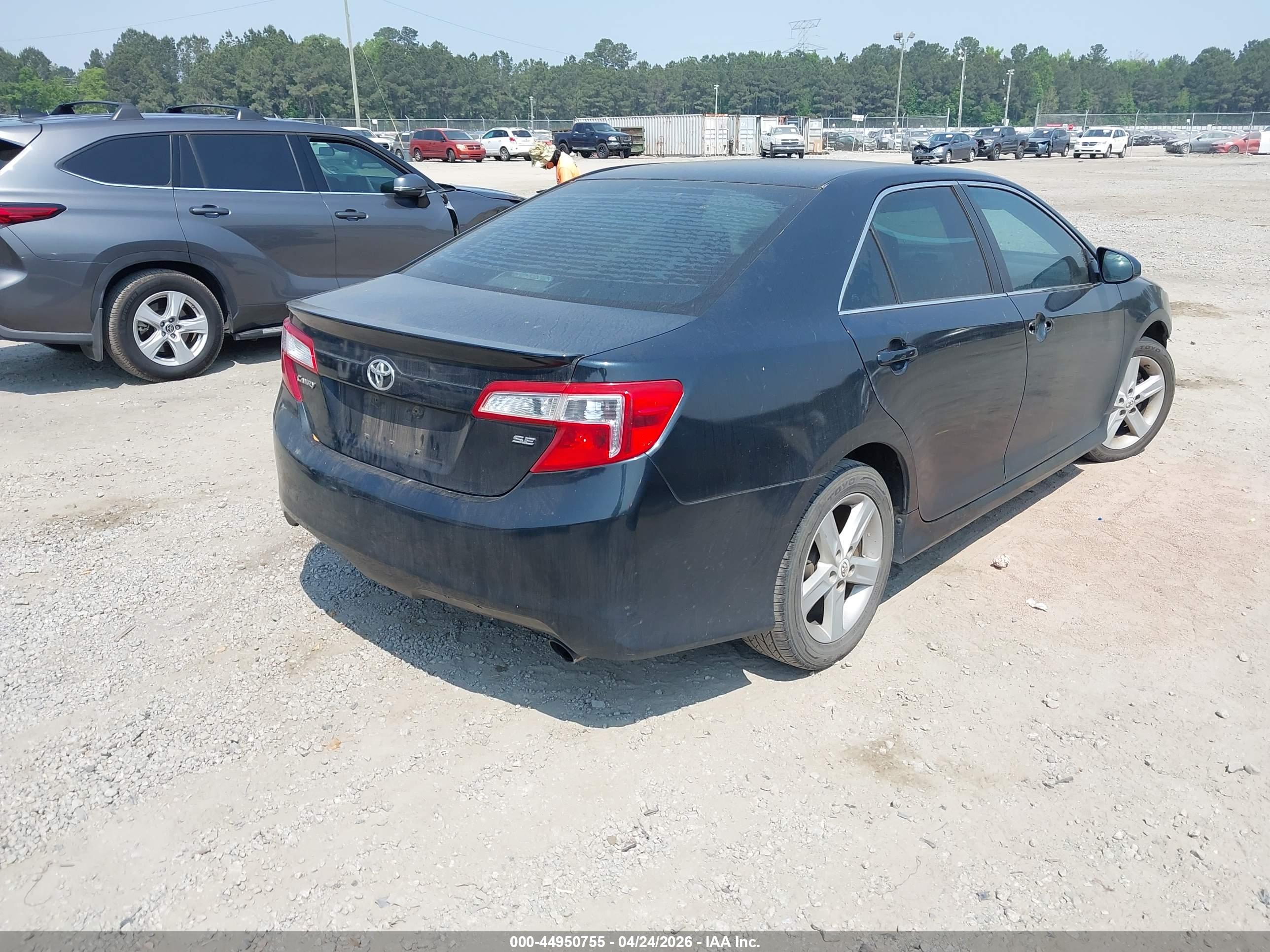 TOYOTA CAMRY image 4