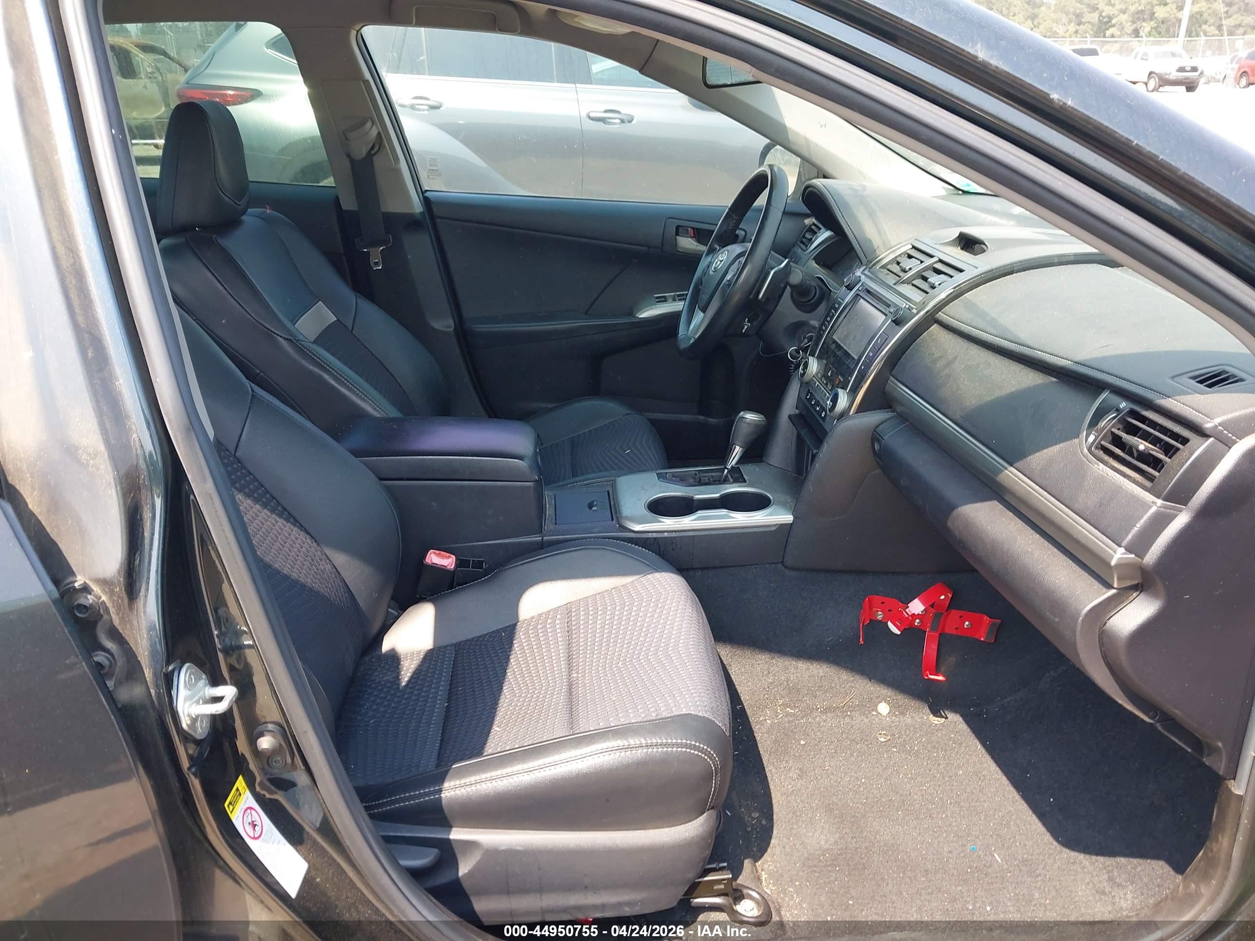 TOYOTA CAMRY image 5