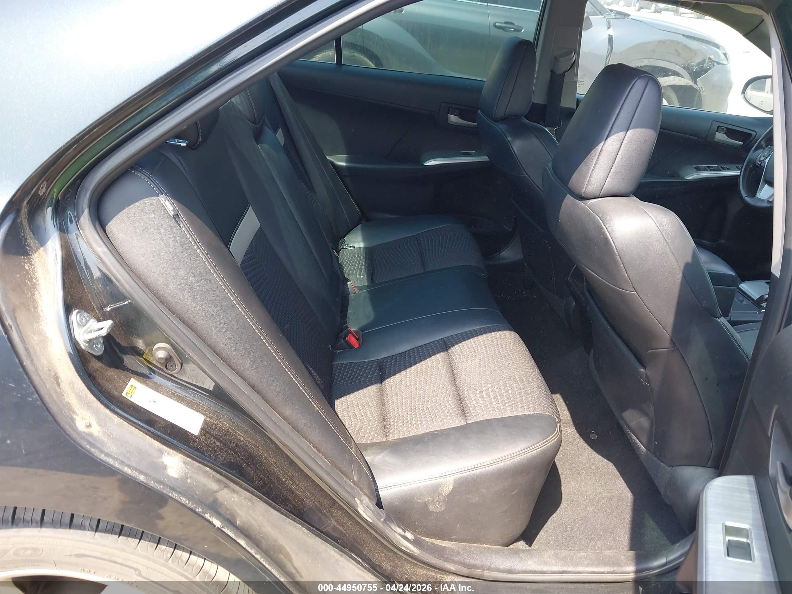 TOYOTA CAMRY image 8