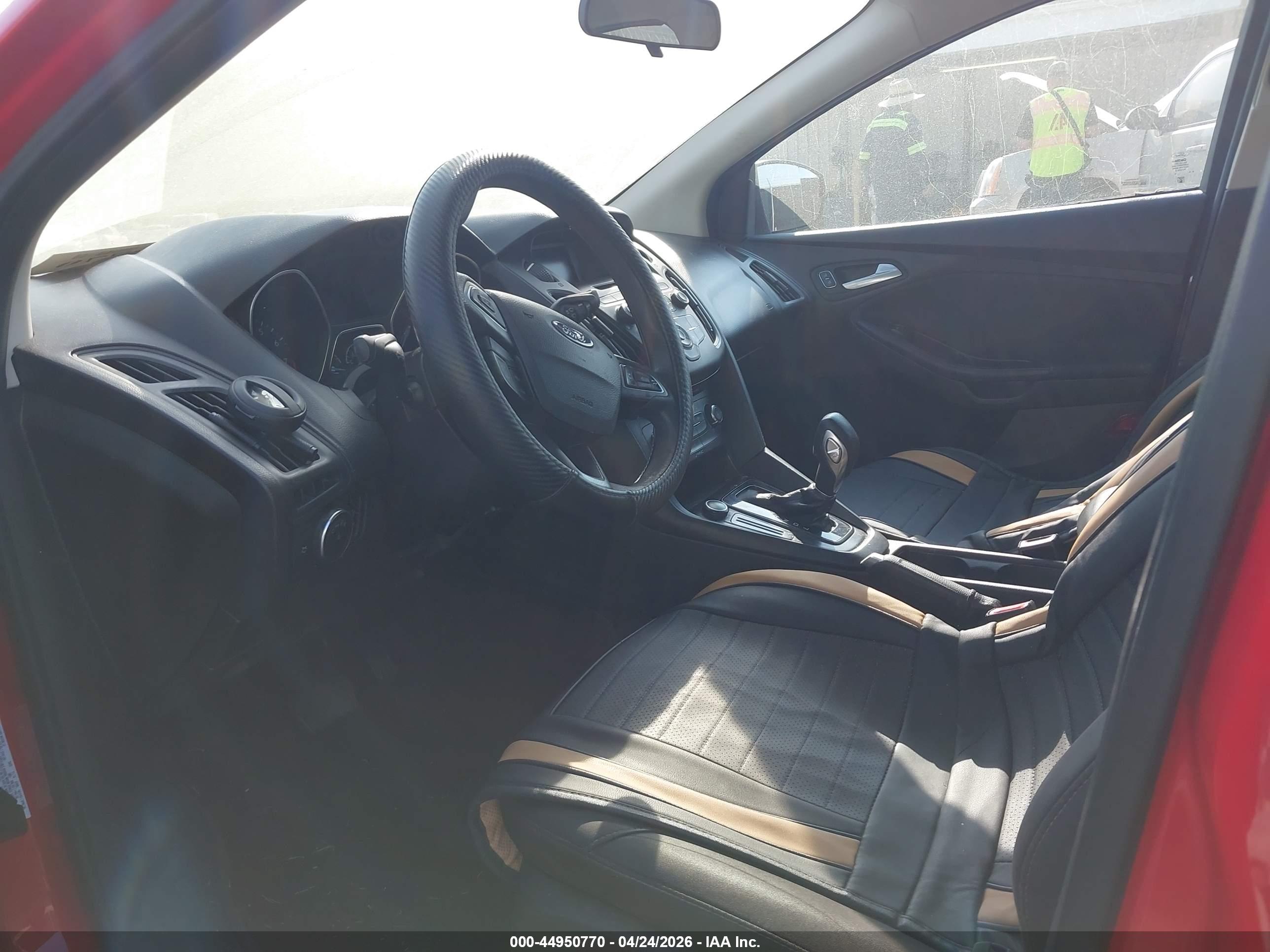 FORD FOCUS image 5