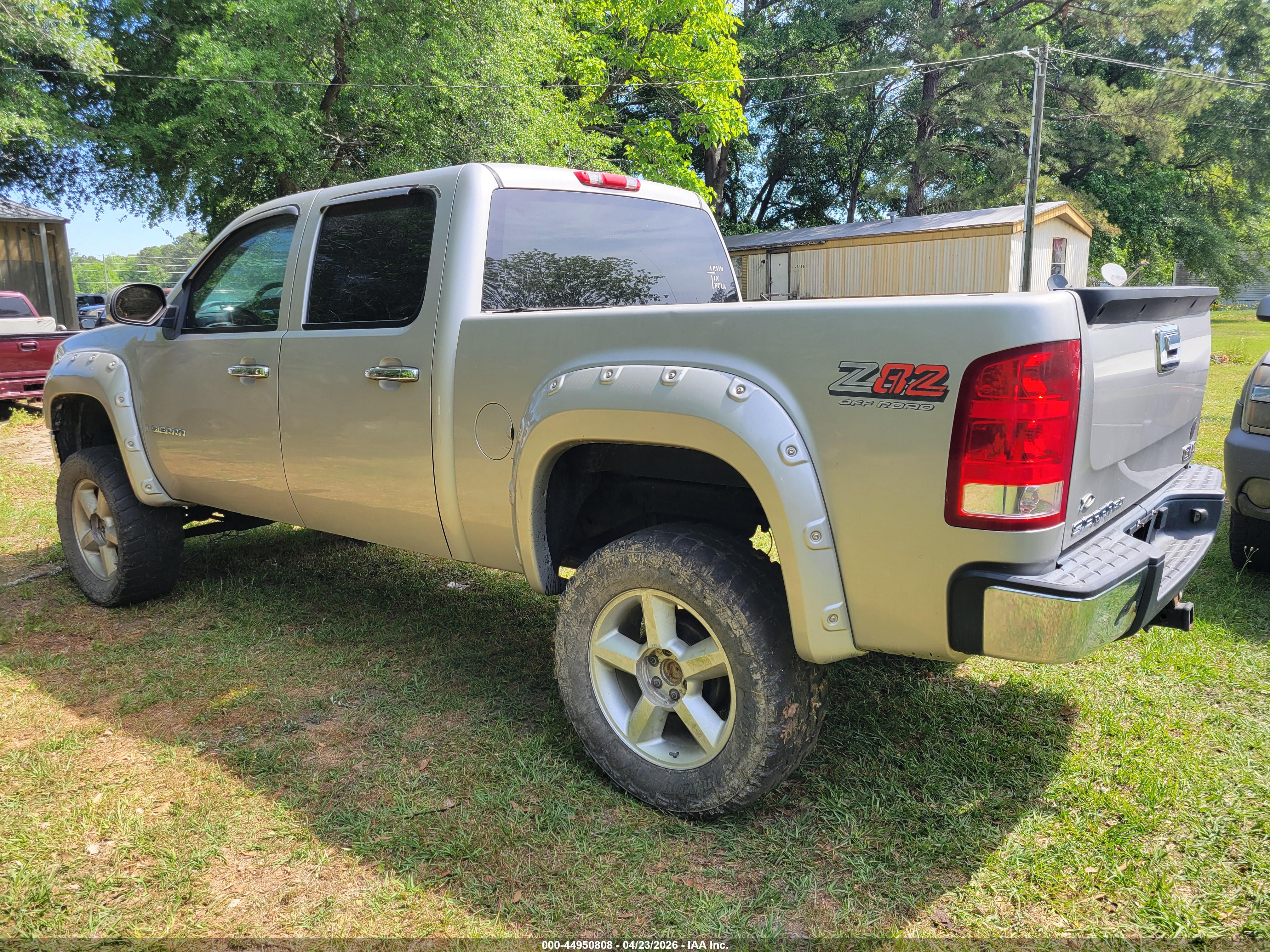 GMC SIERRA image 3