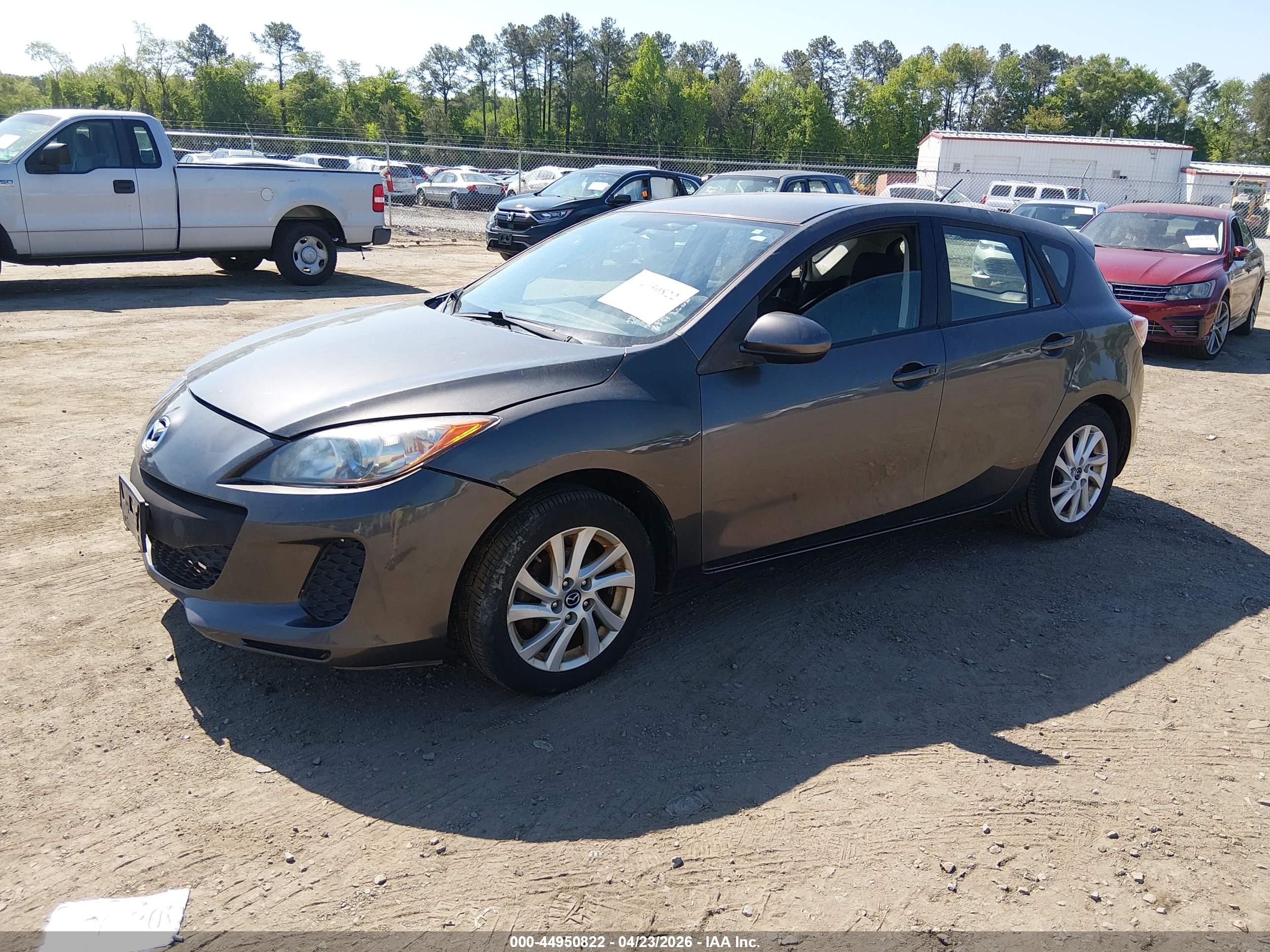MAZDA MAZDA3 image 2