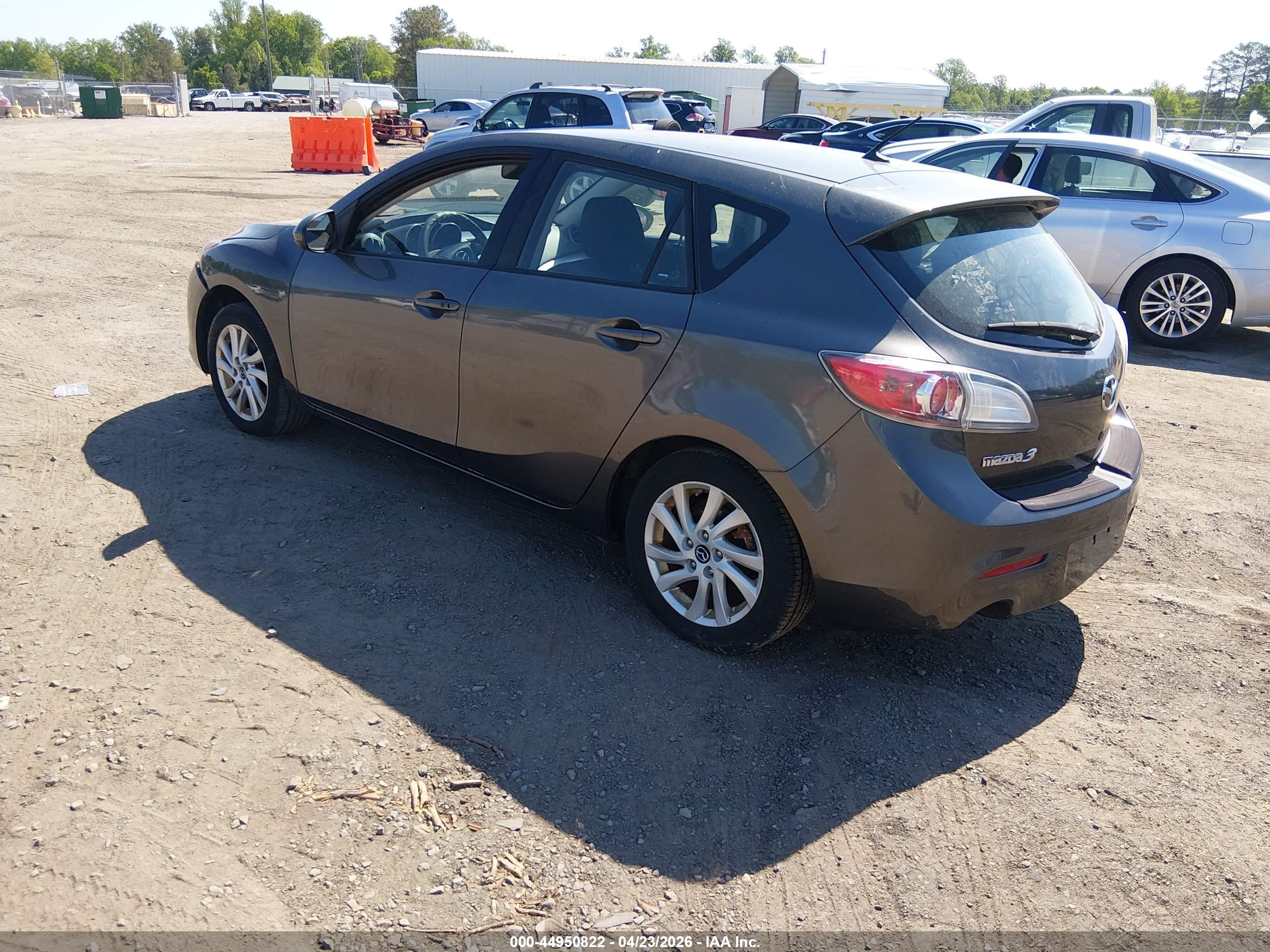 MAZDA MAZDA3 image 3
