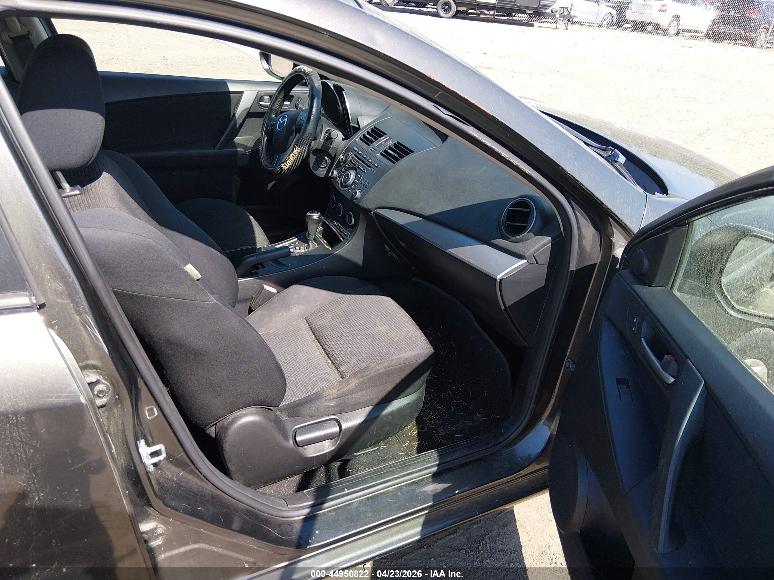 MAZDA MAZDA3 image 5