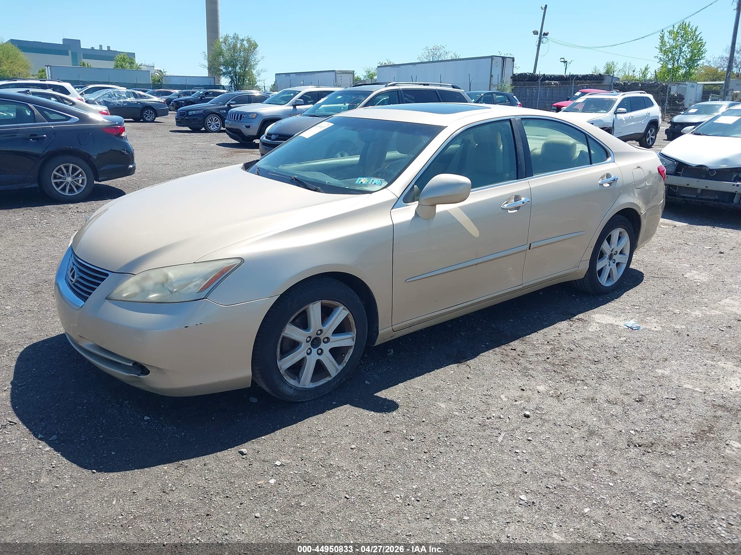 LEXUS ES image 2