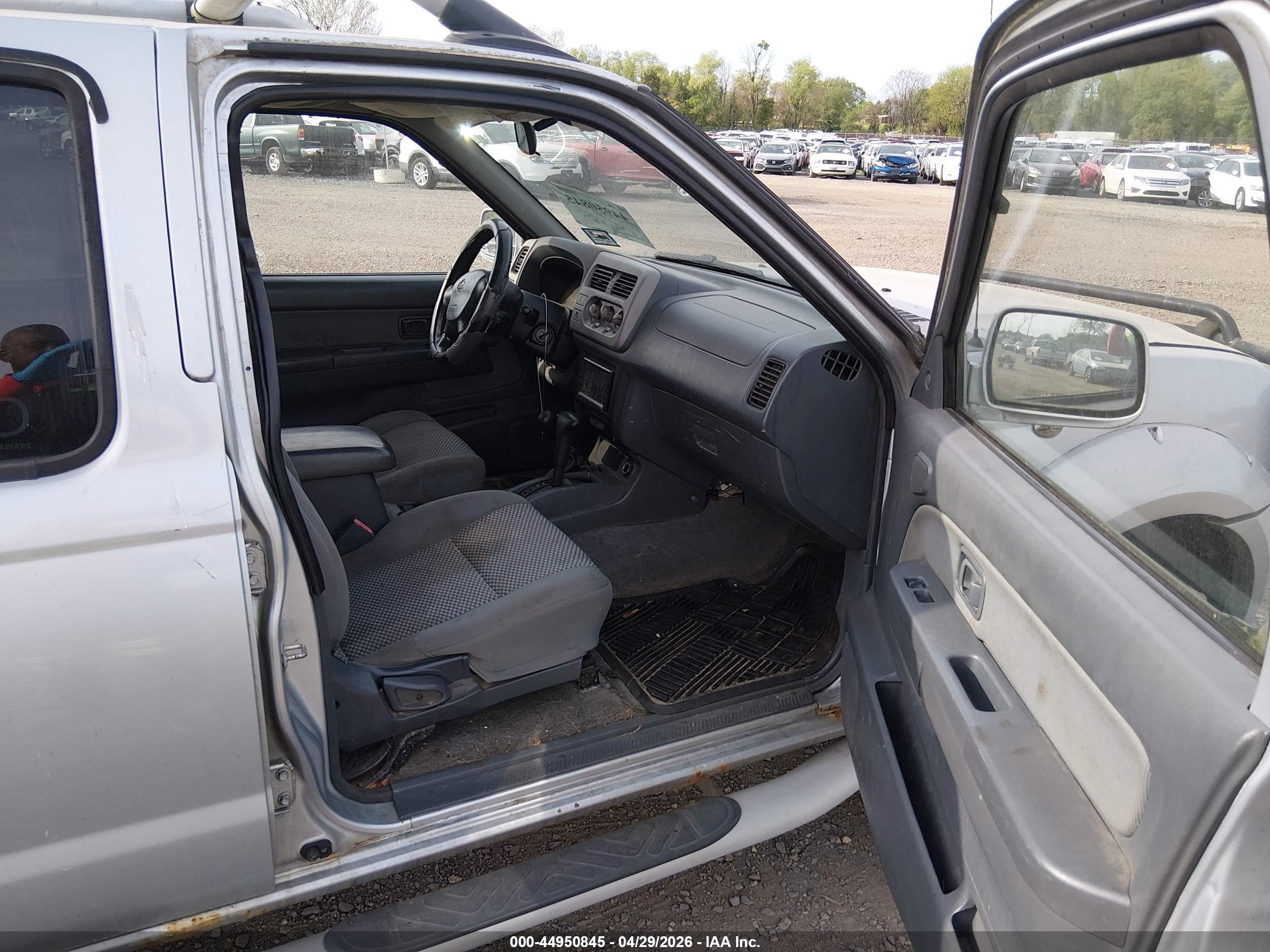NISSAN FRONTIER image 5
