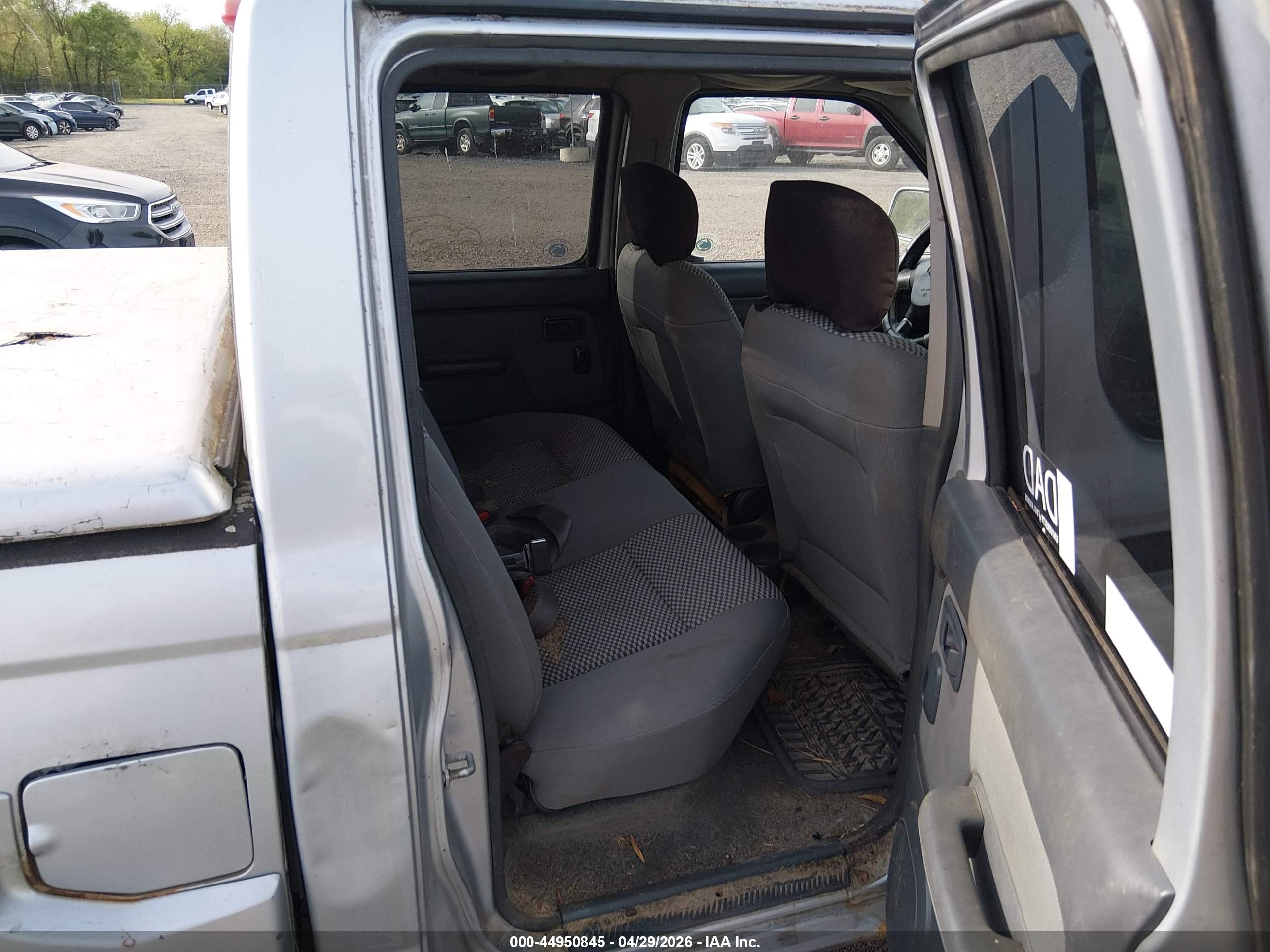 NISSAN FRONTIER image 8