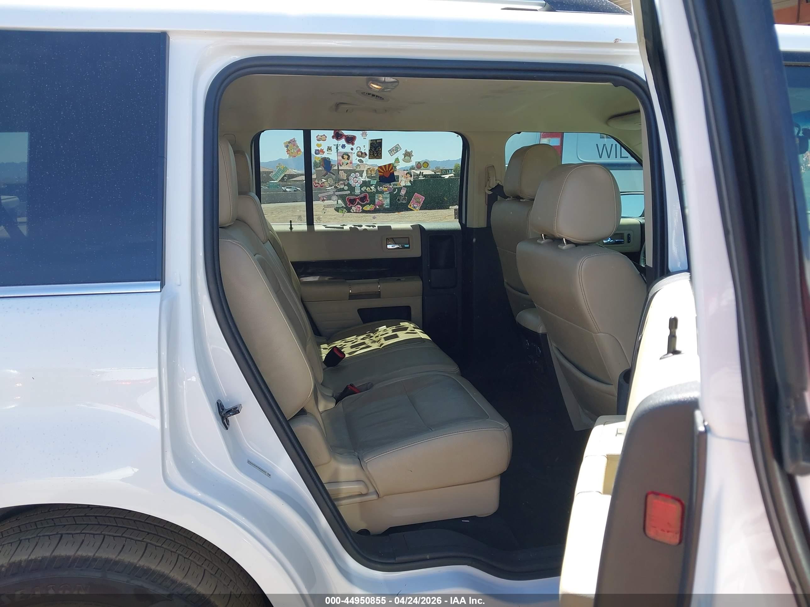 FORD FLEX image 8