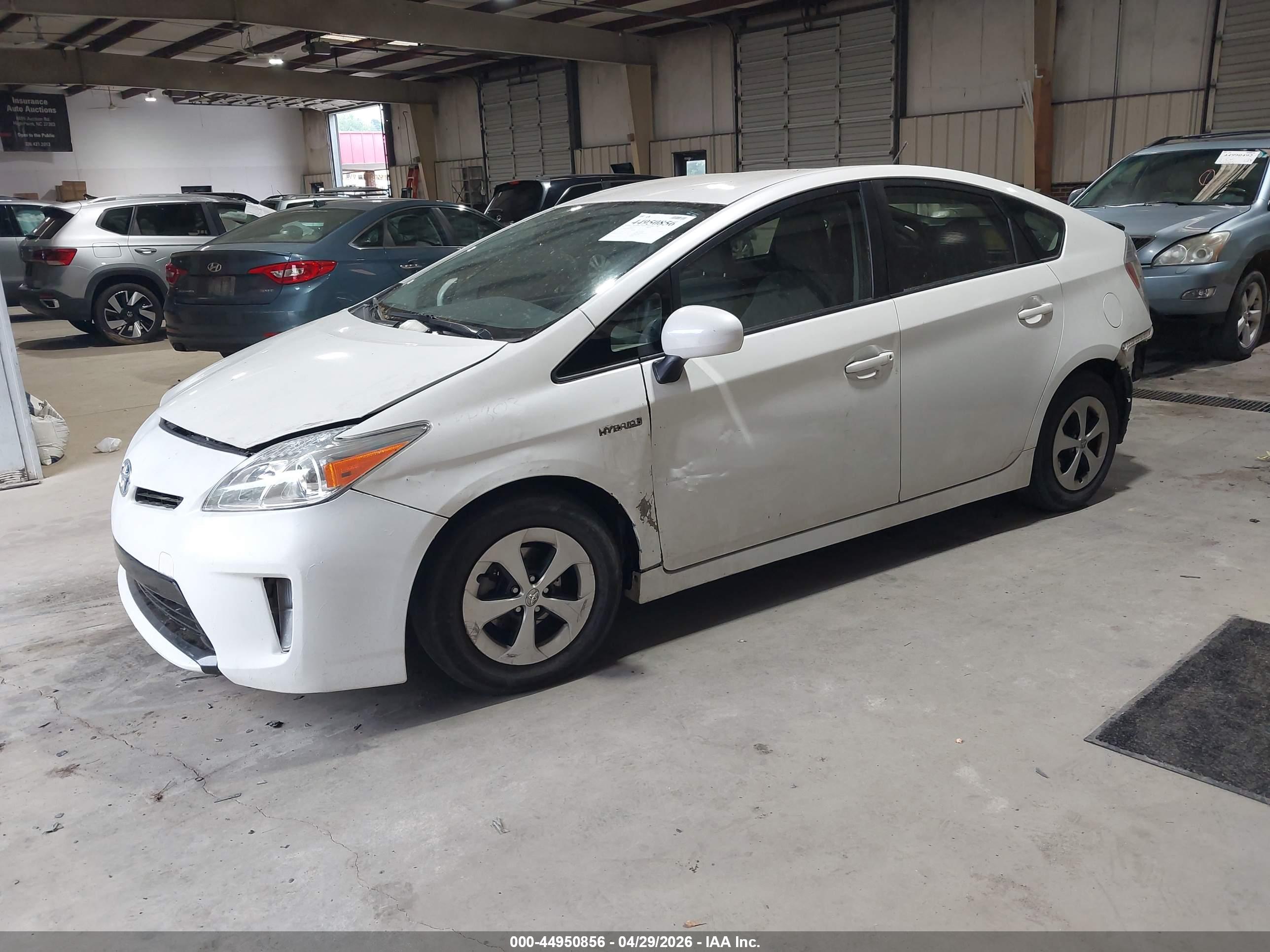 TOYOTA PRIUS image 2