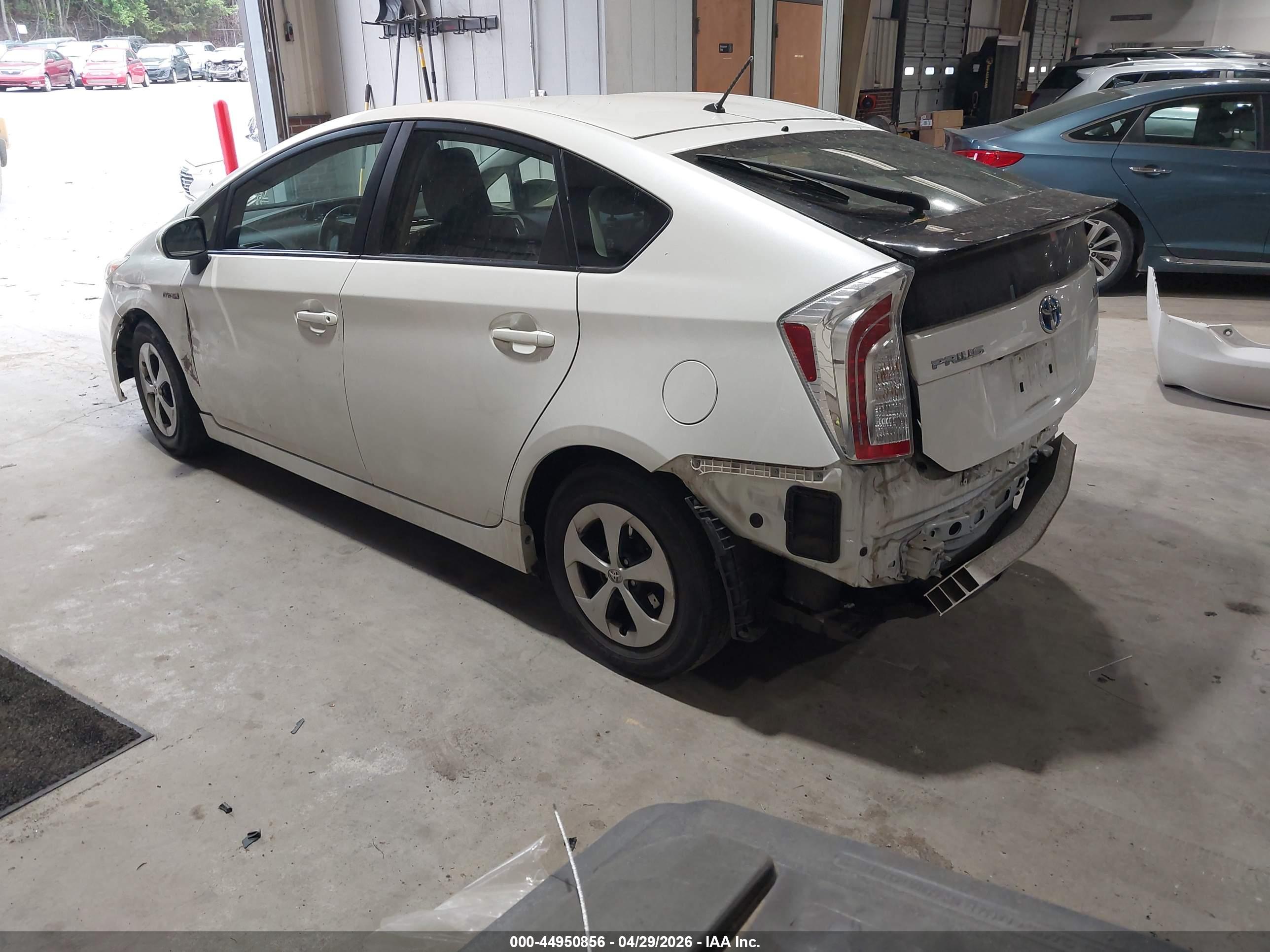 TOYOTA PRIUS image 3