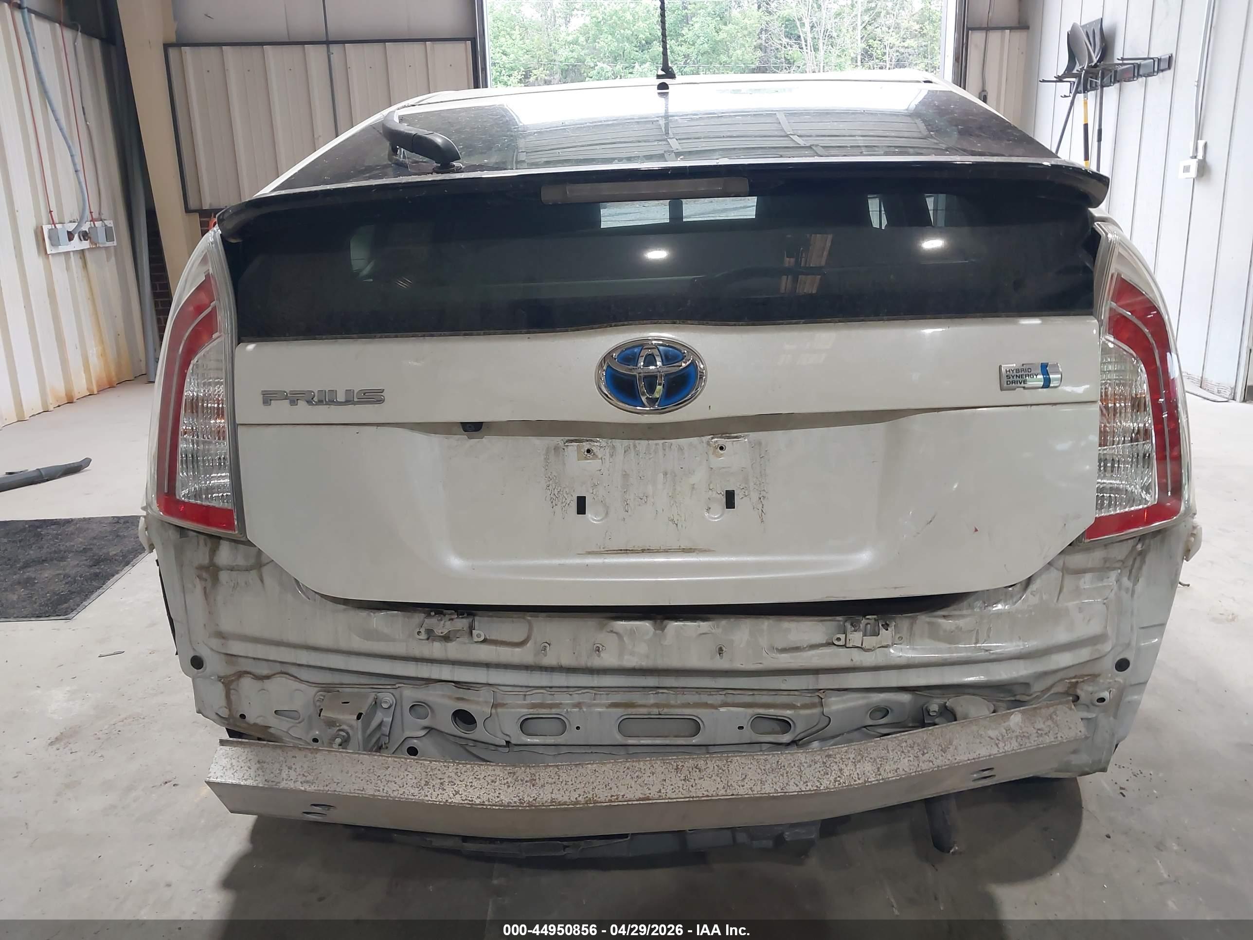 TOYOTA PRIUS image 6