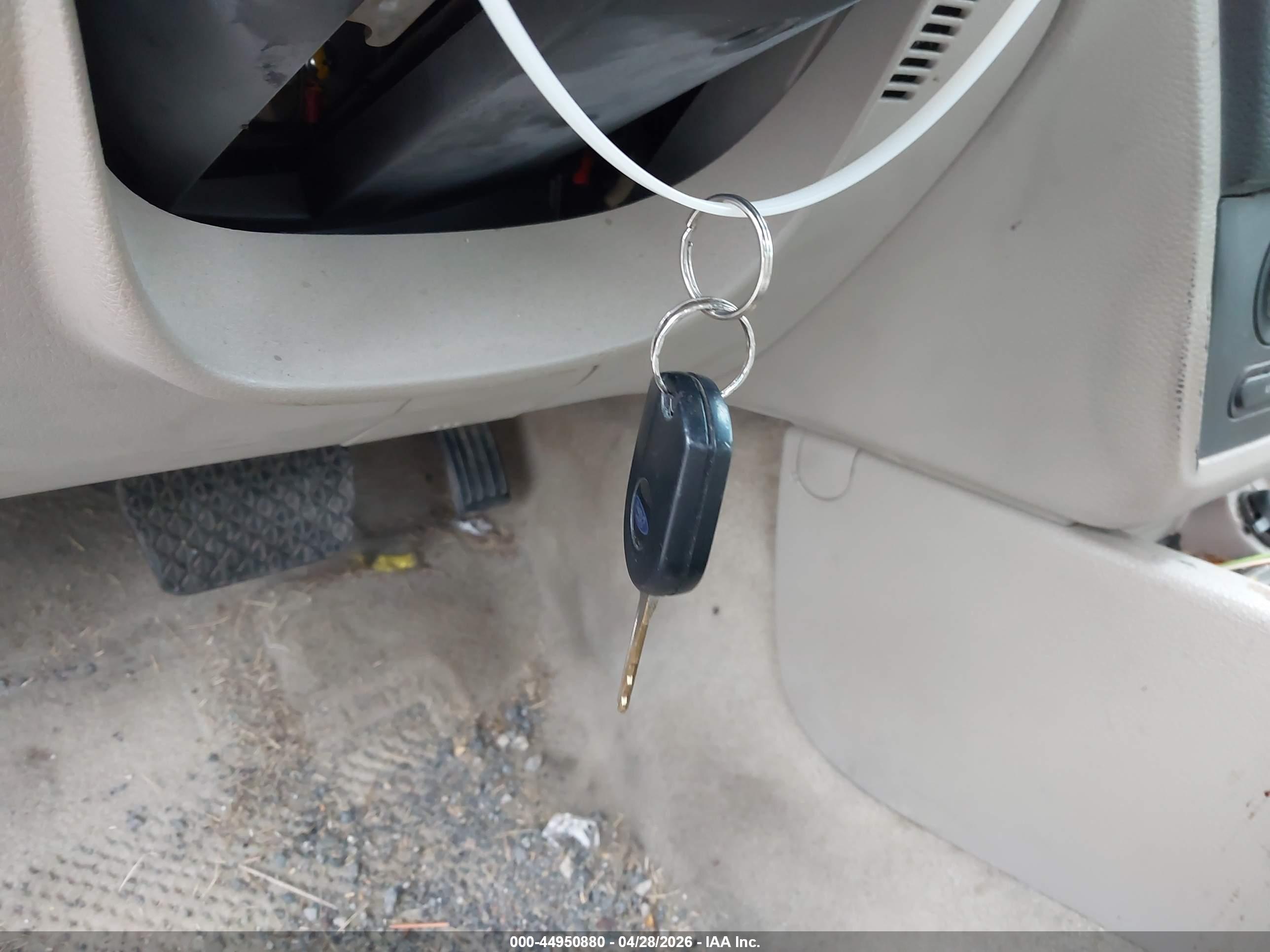FORD FUSION image 11