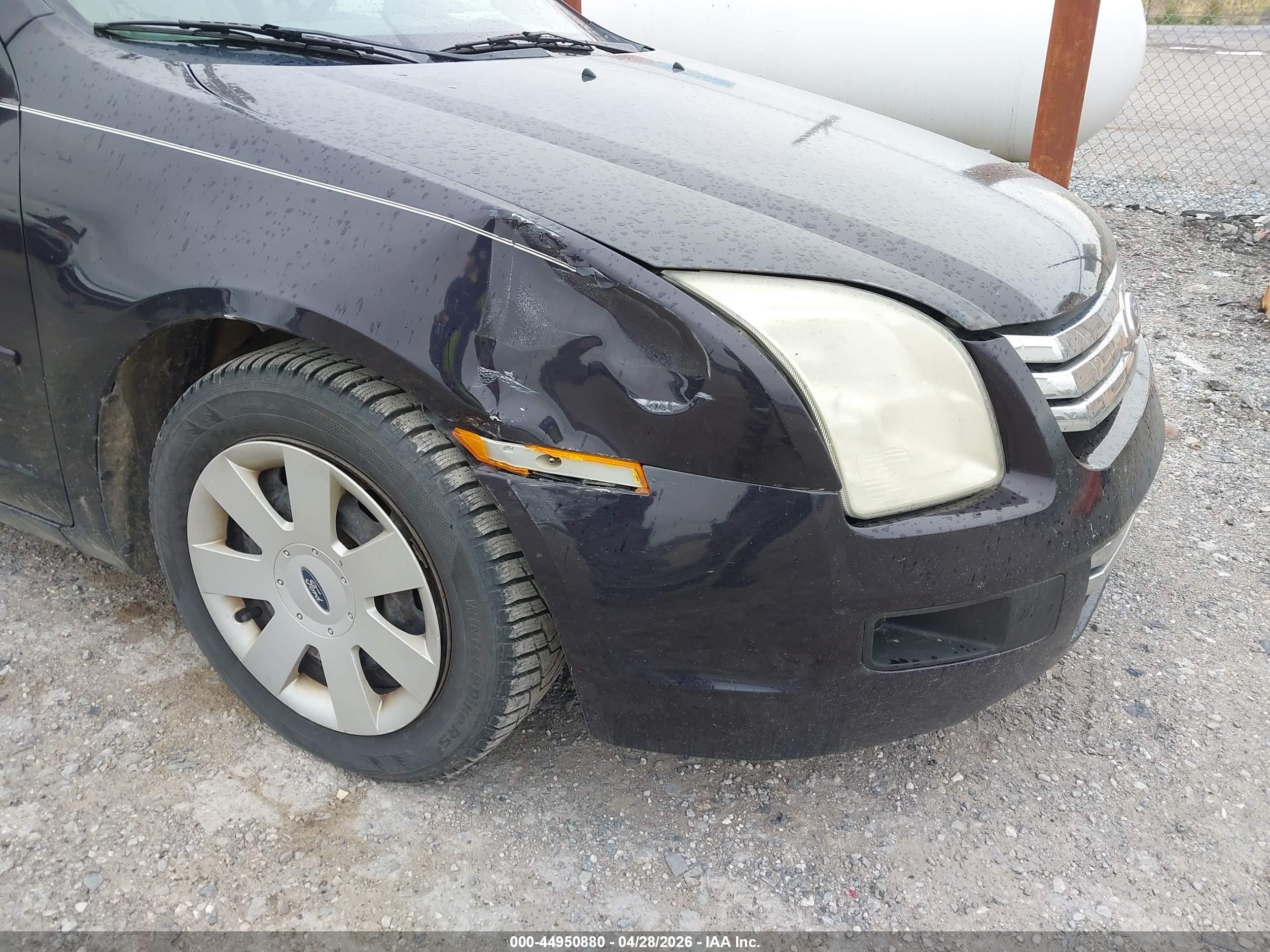 FORD FUSION image 6