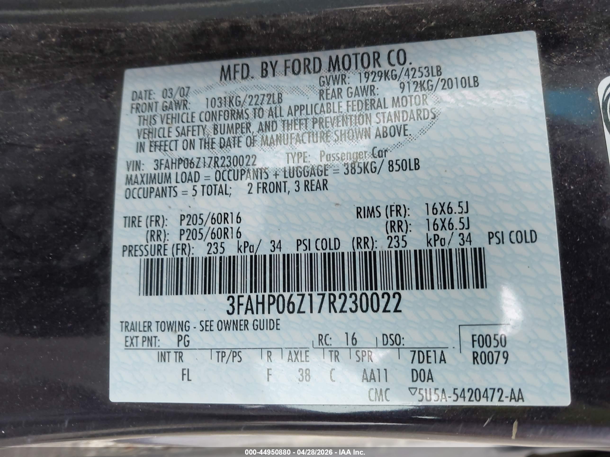 FORD FUSION image 9