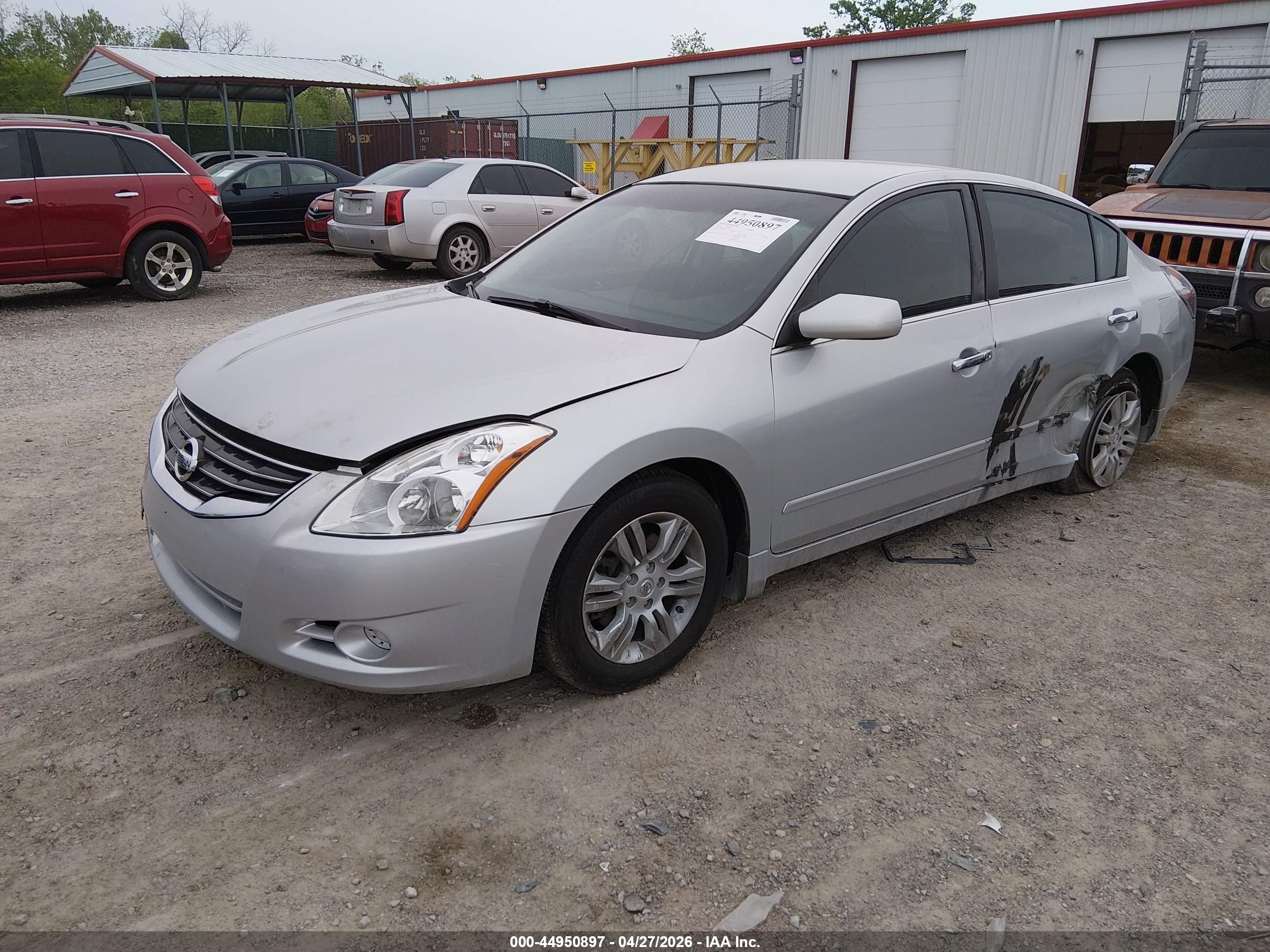 NISSAN ALTIMA image 2