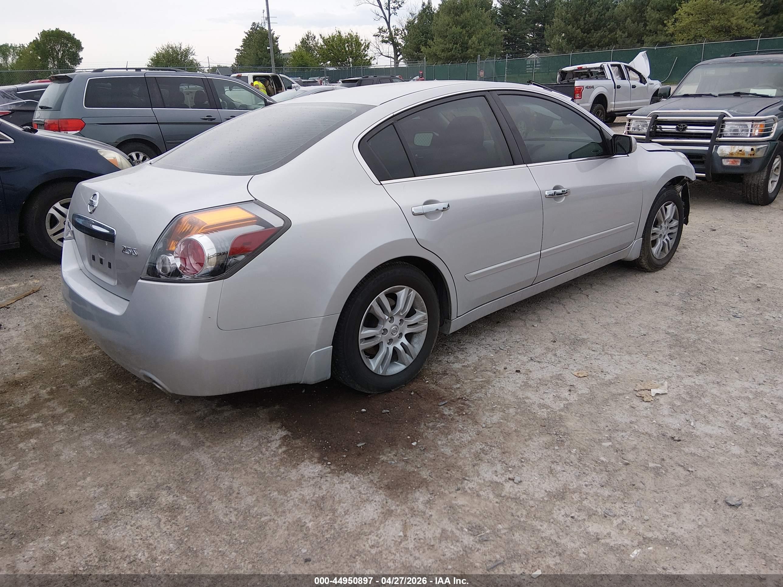 NISSAN ALTIMA image 4