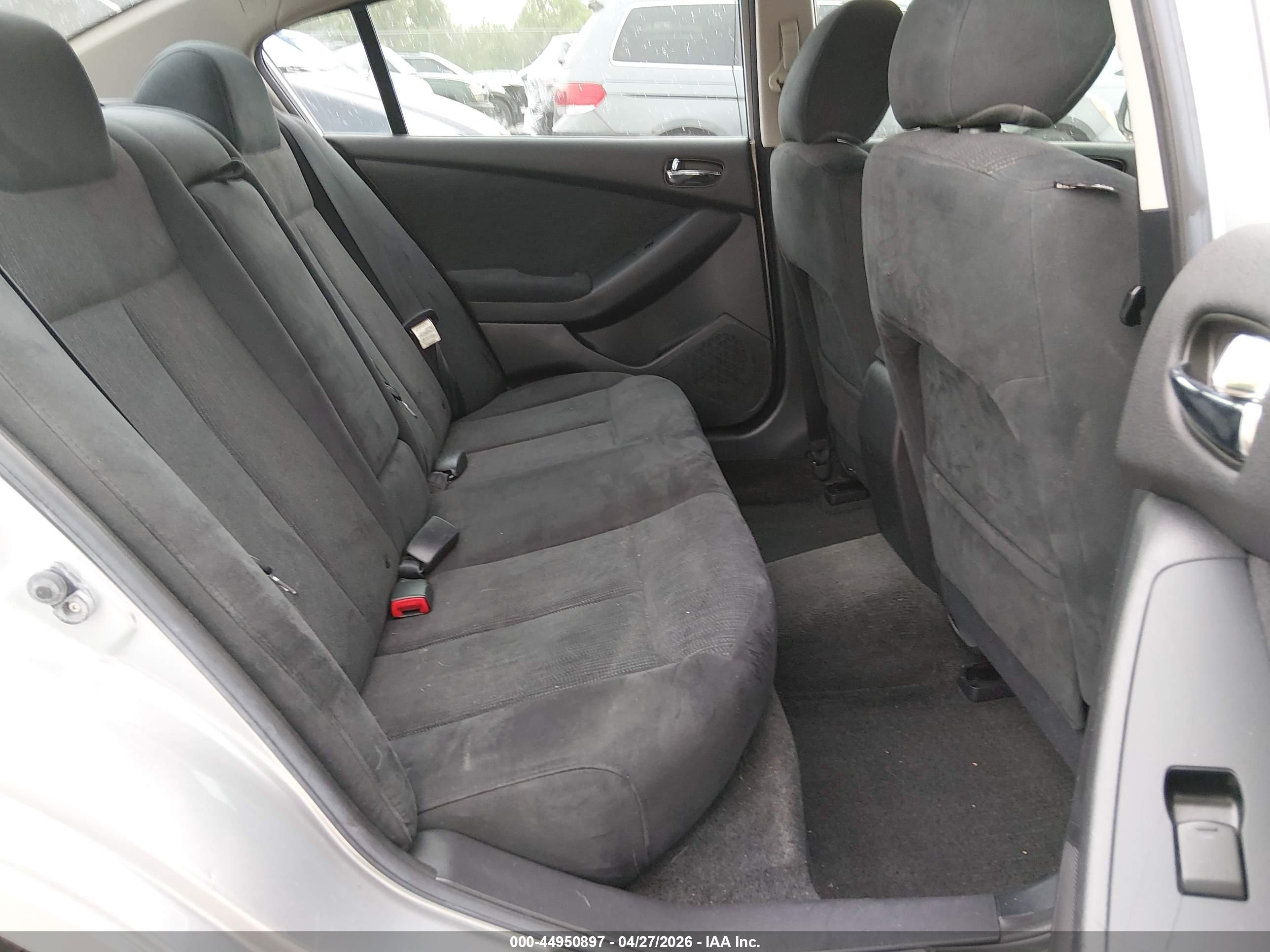 NISSAN ALTIMA image 8