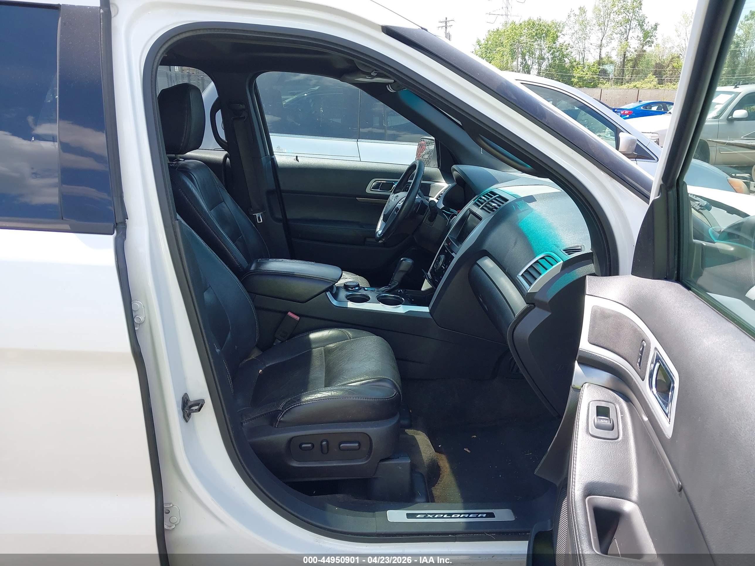 FORD EXPLORER image 5