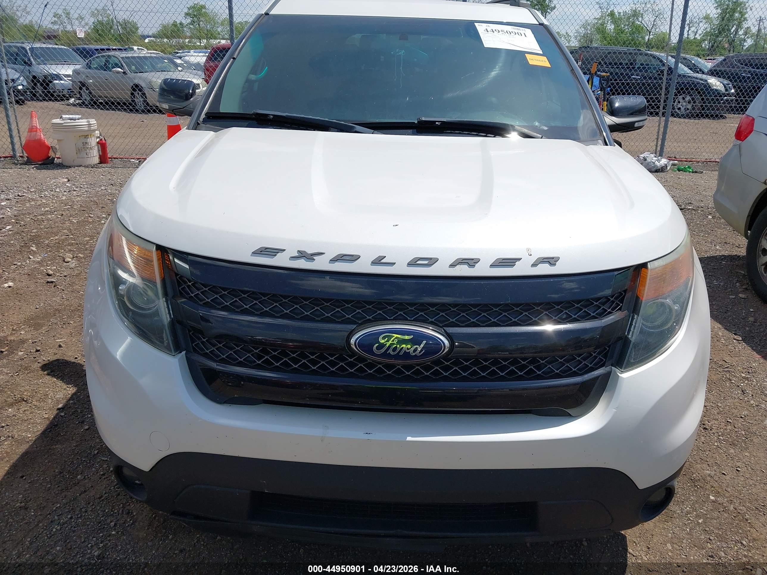 FORD EXPLORER image 6