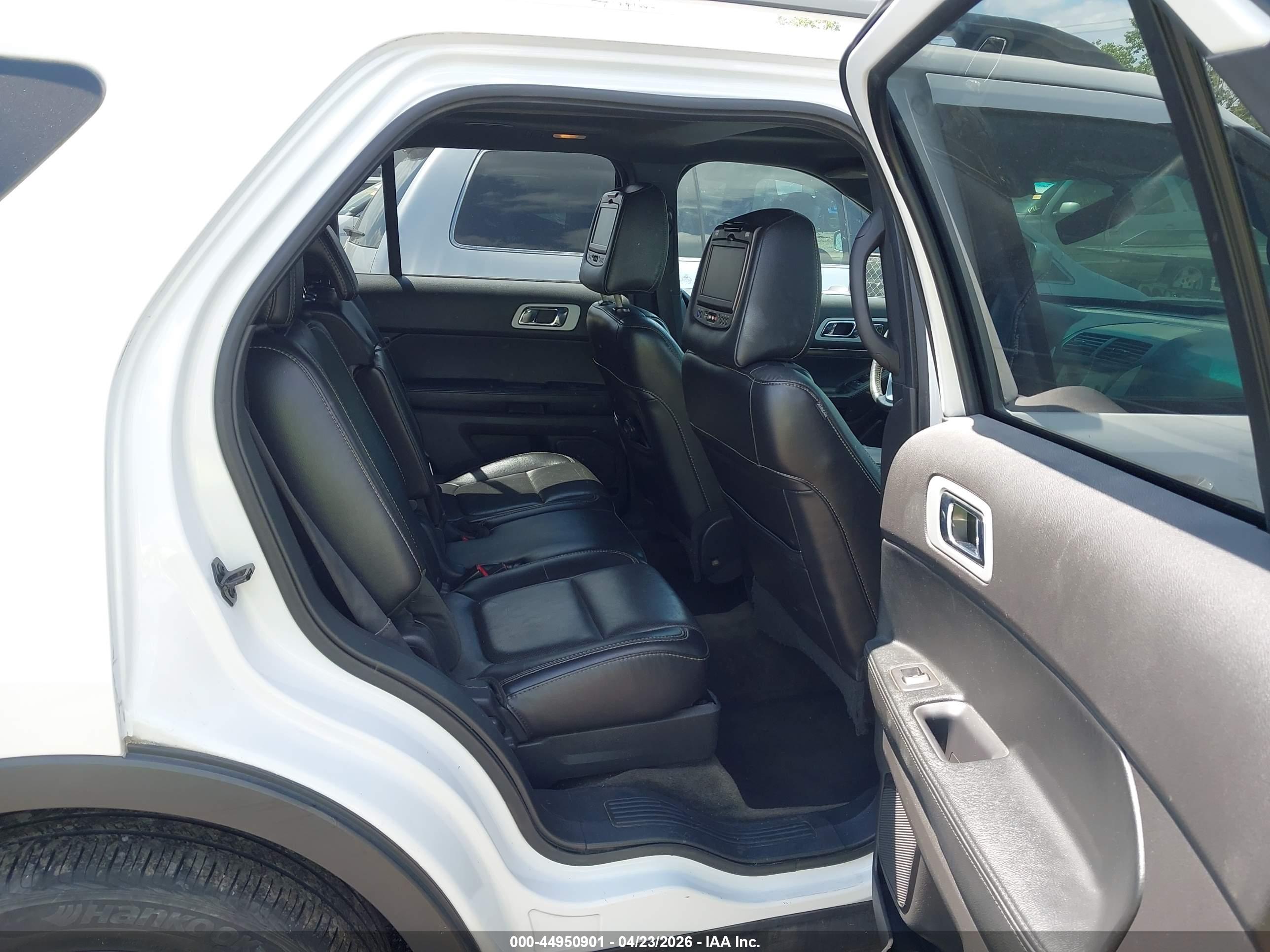 FORD EXPLORER image 8