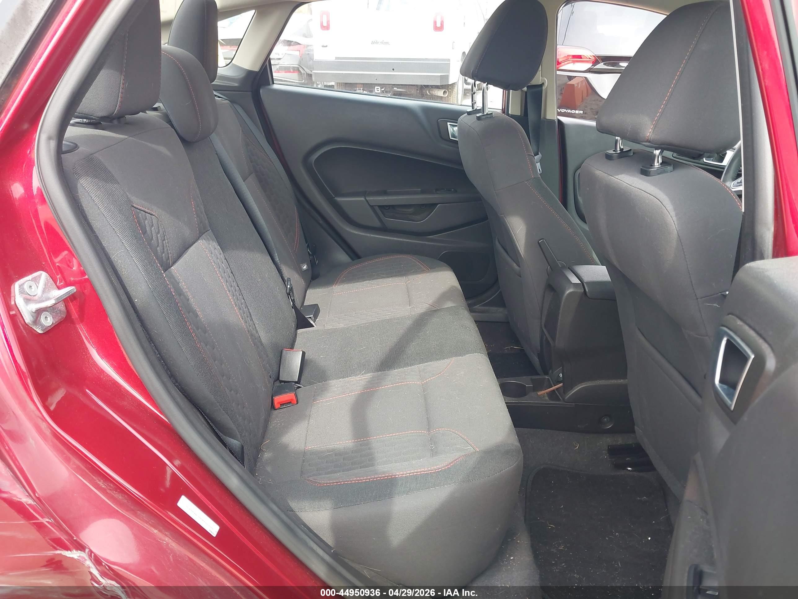 FORD FIESTA image 8