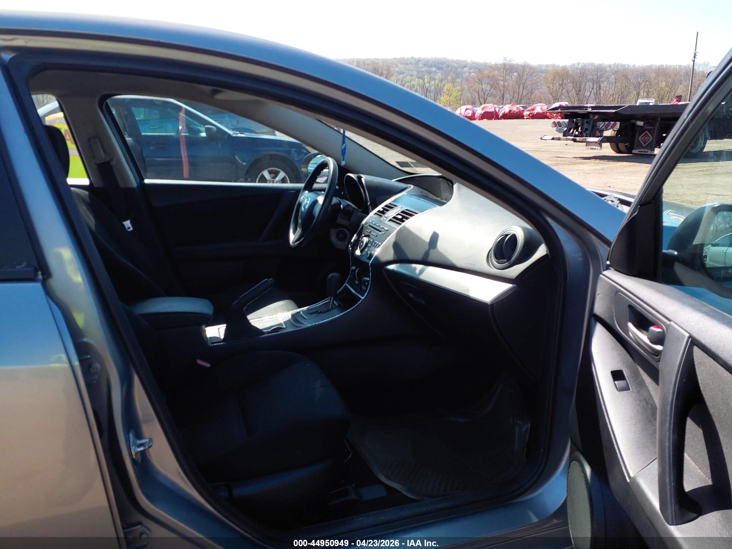 MAZDA MAZDA3 image 5