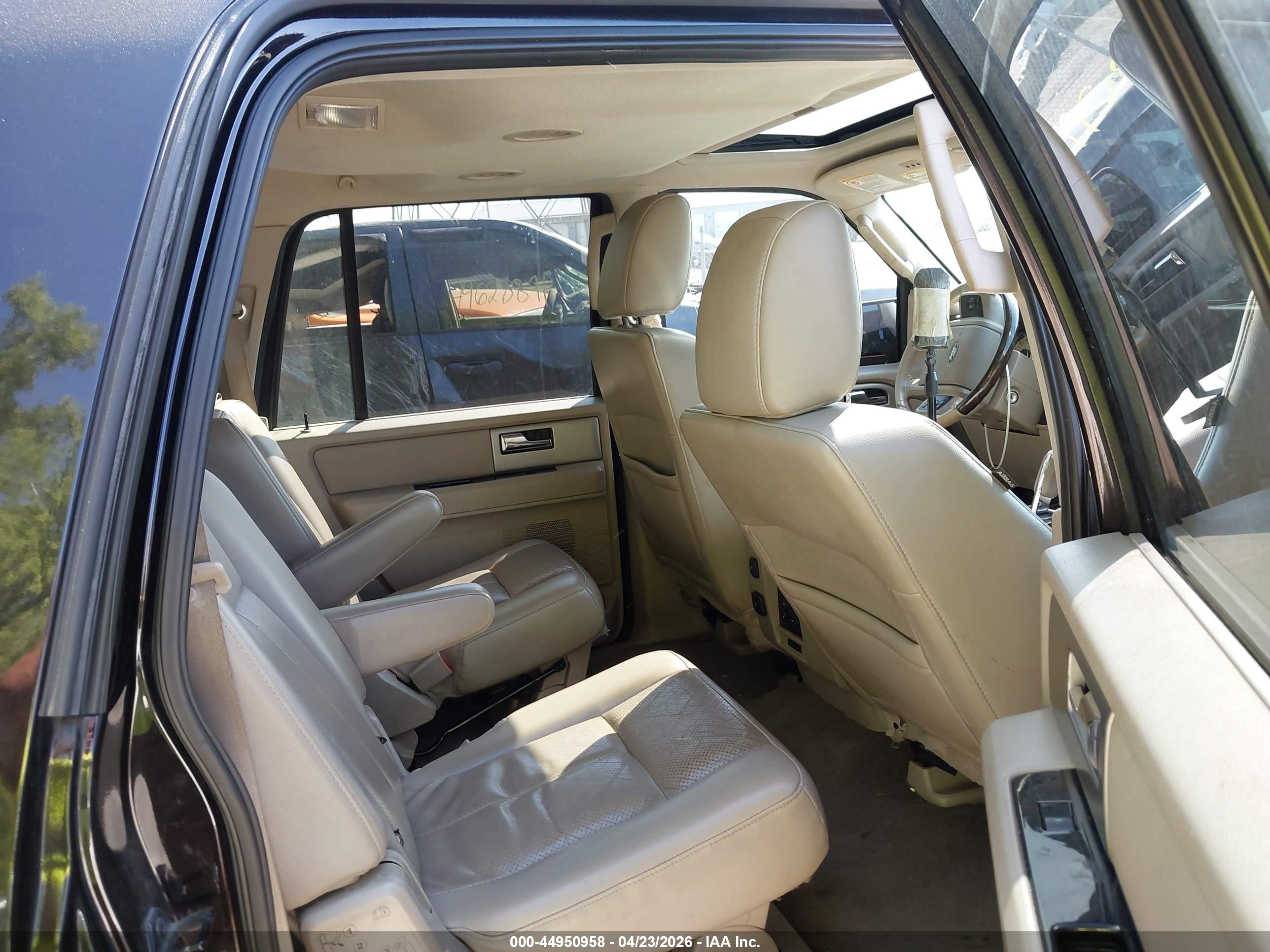 FORD EXPEDITION image 8