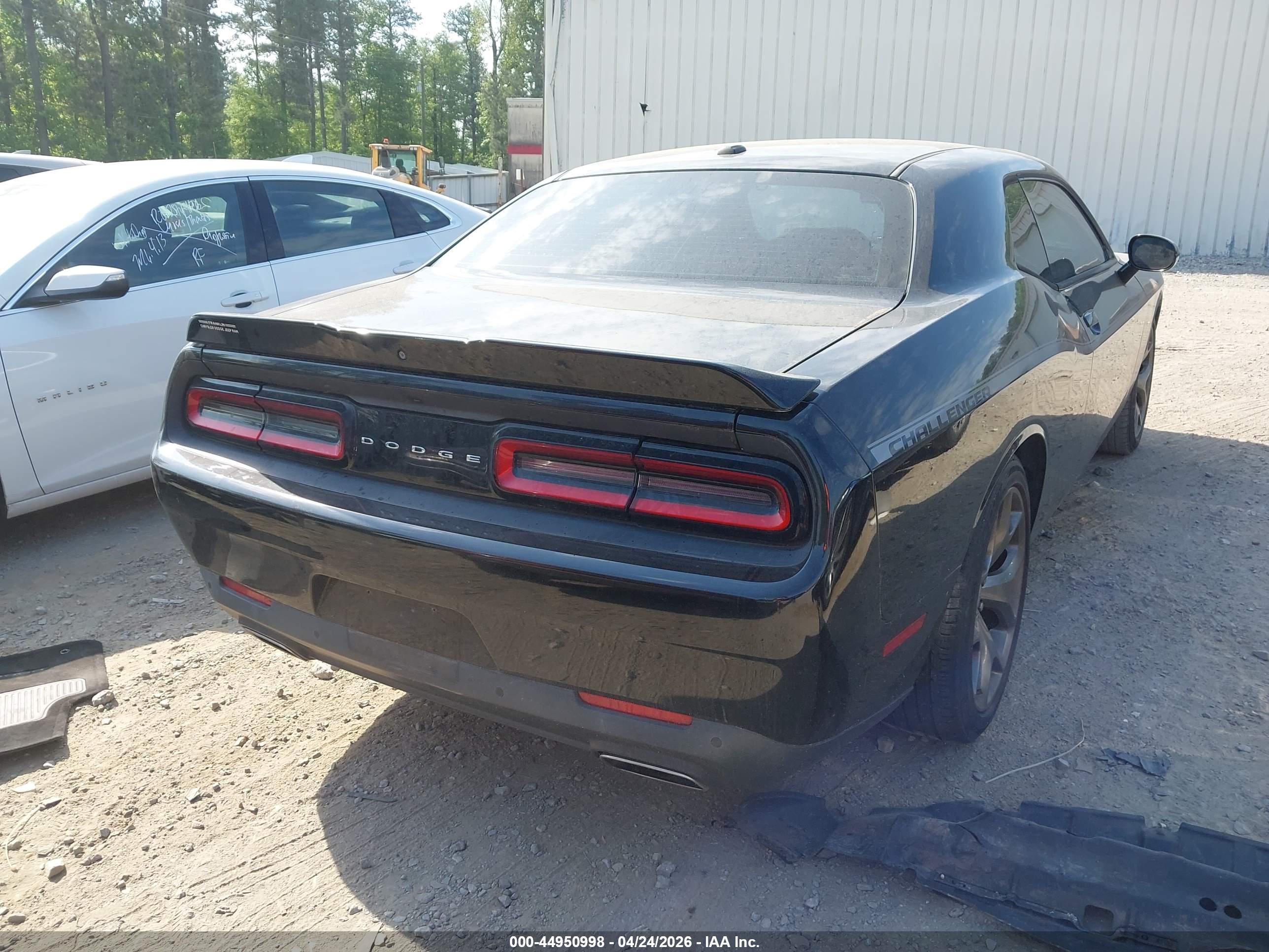 DODGE CHALLENGER image 4