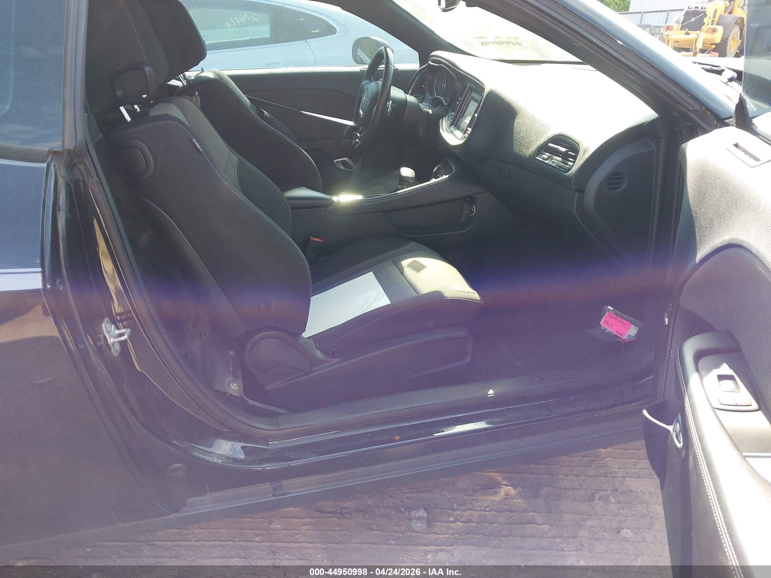 DODGE CHALLENGER image 5