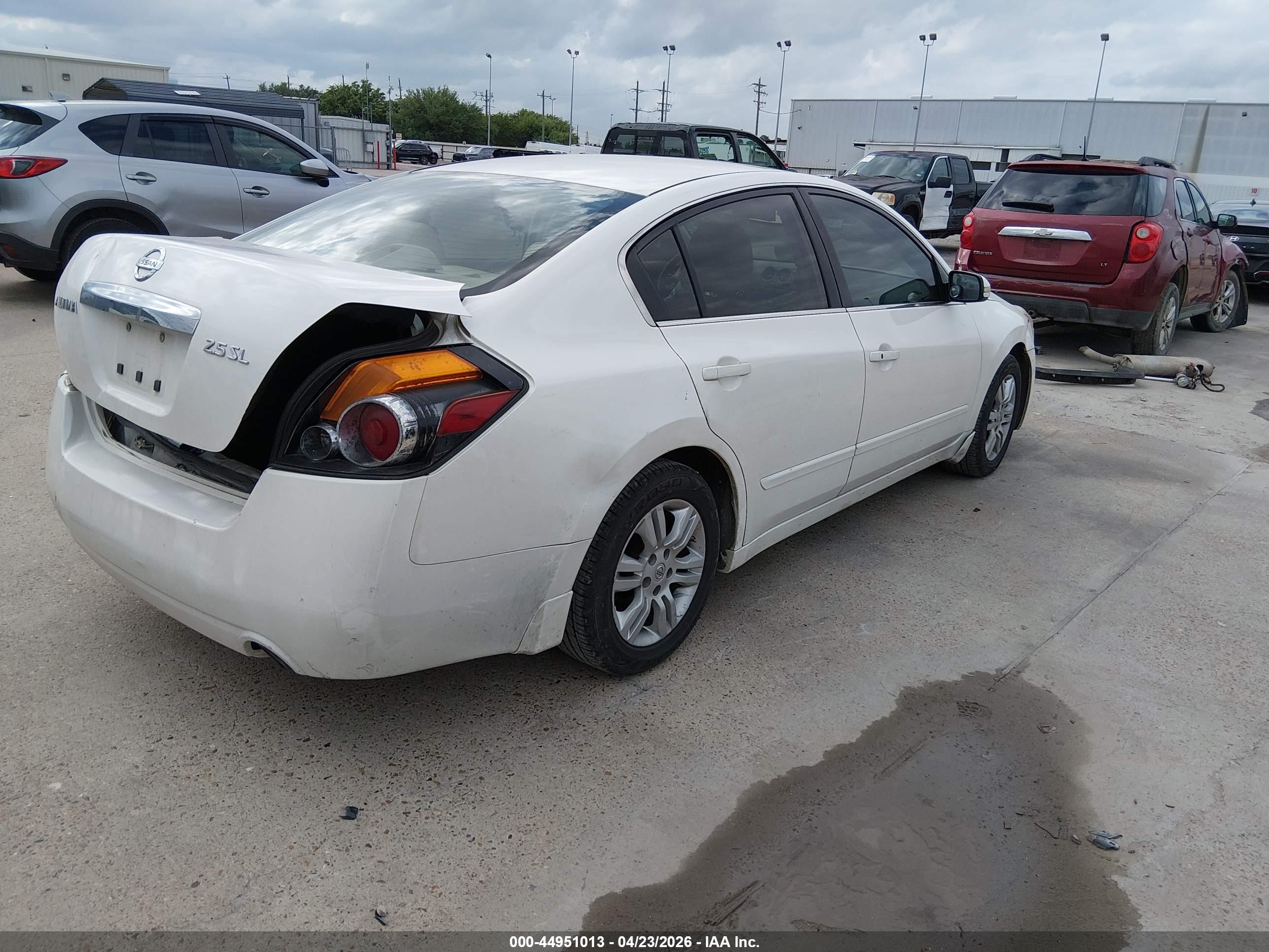 NISSAN ALTIMA image 4
