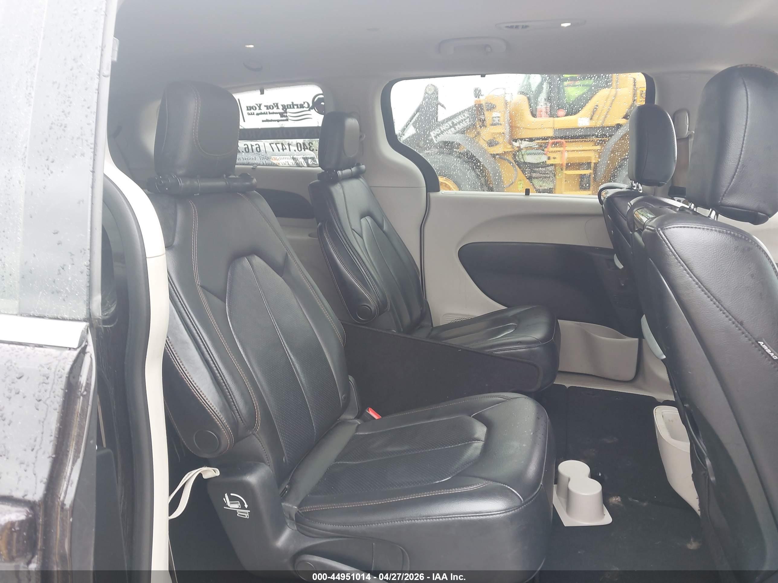 CHRYSLER PACIFICA image 8