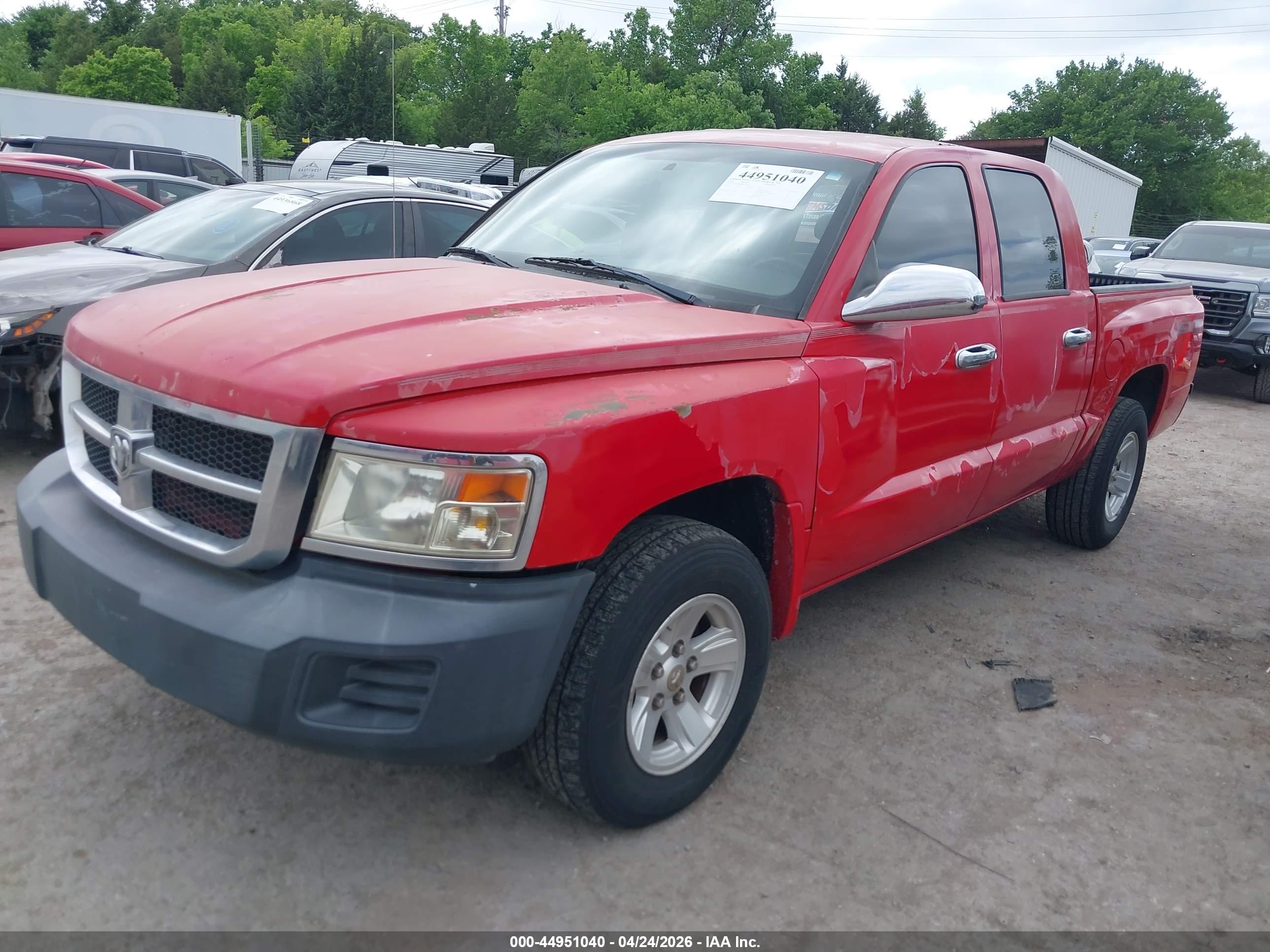 DODGE DAKOTA image 2