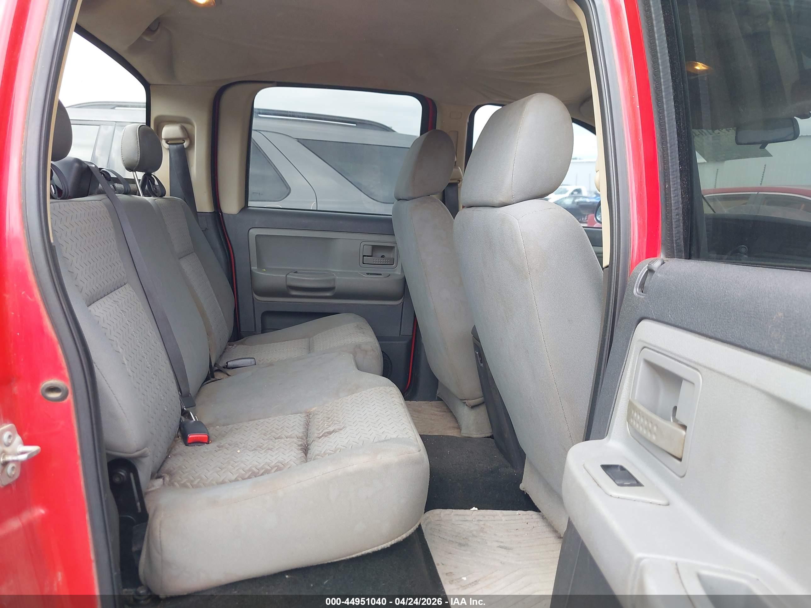 DODGE DAKOTA image 8