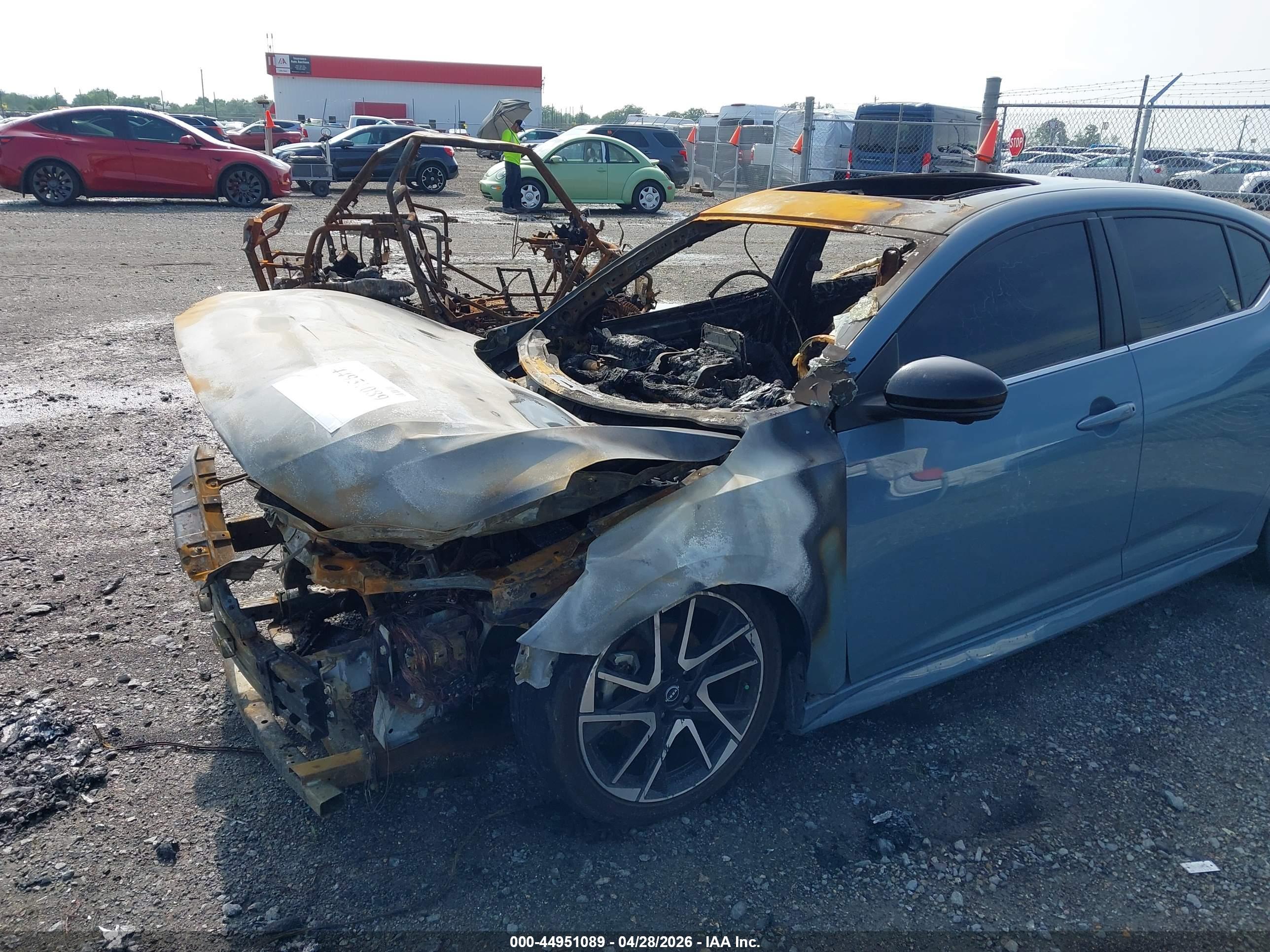 NISSAN SENTRA image 6