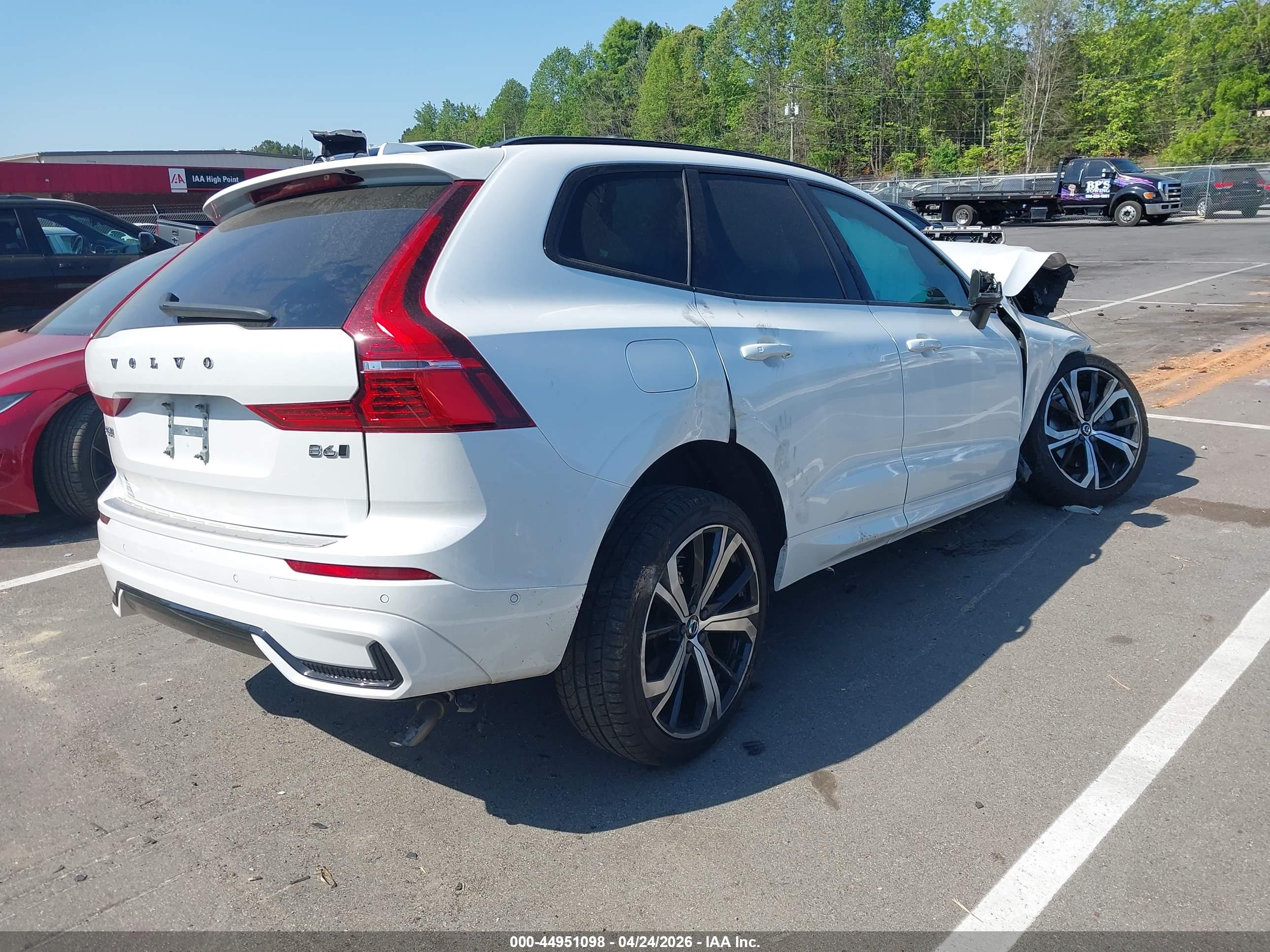 VOLVO XC60 image 4