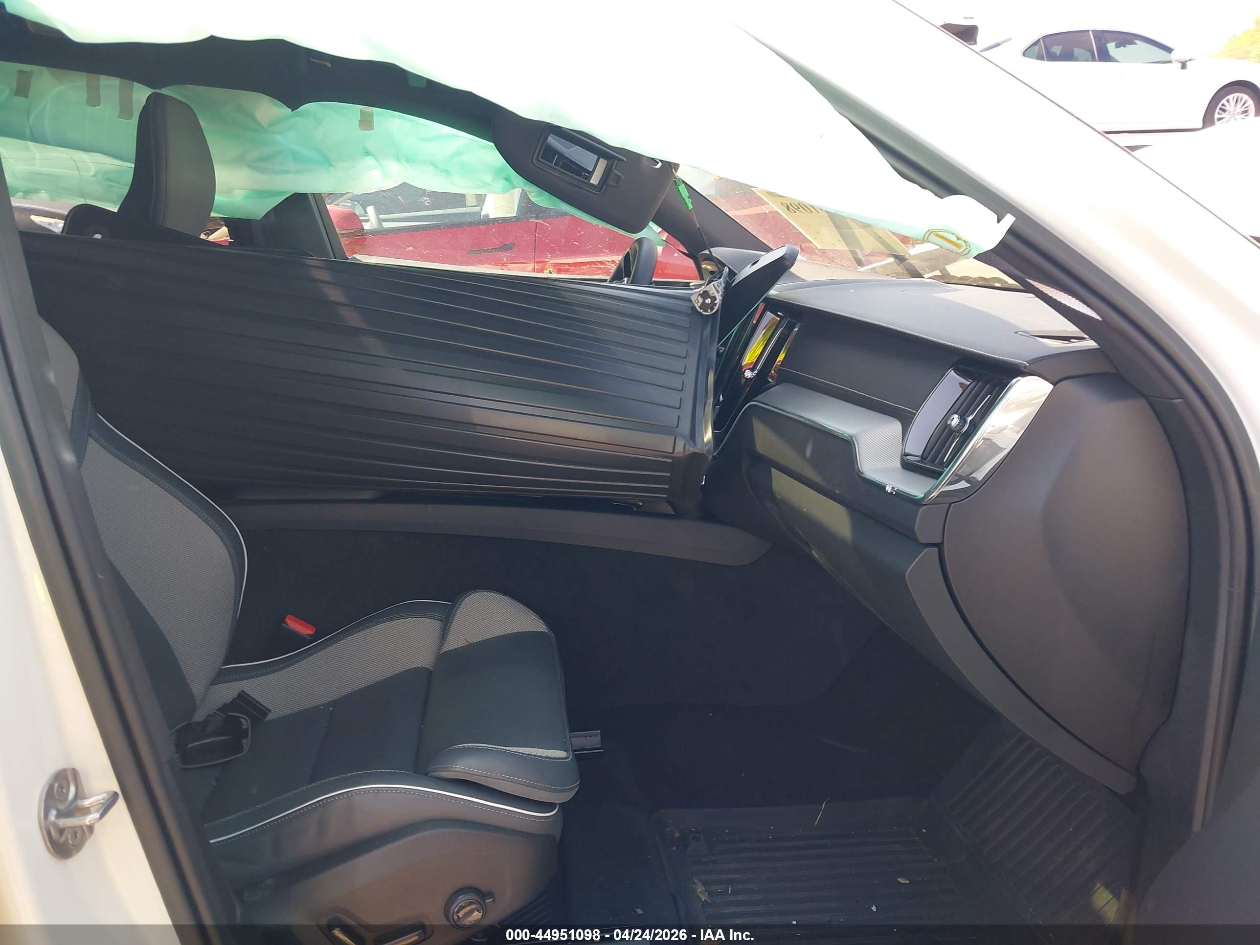 VOLVO XC60 image 5