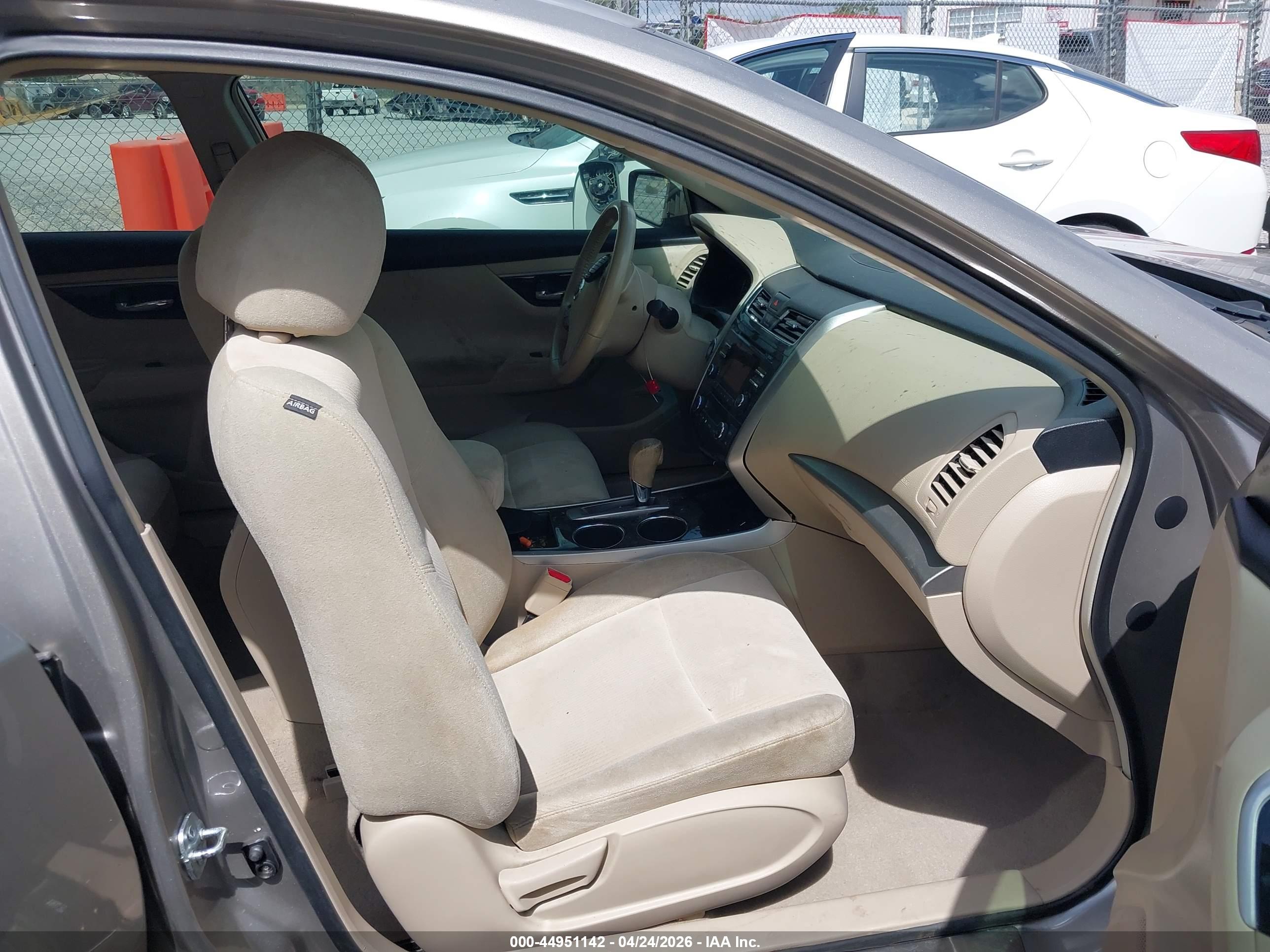 NISSAN ALTIMA image 5
