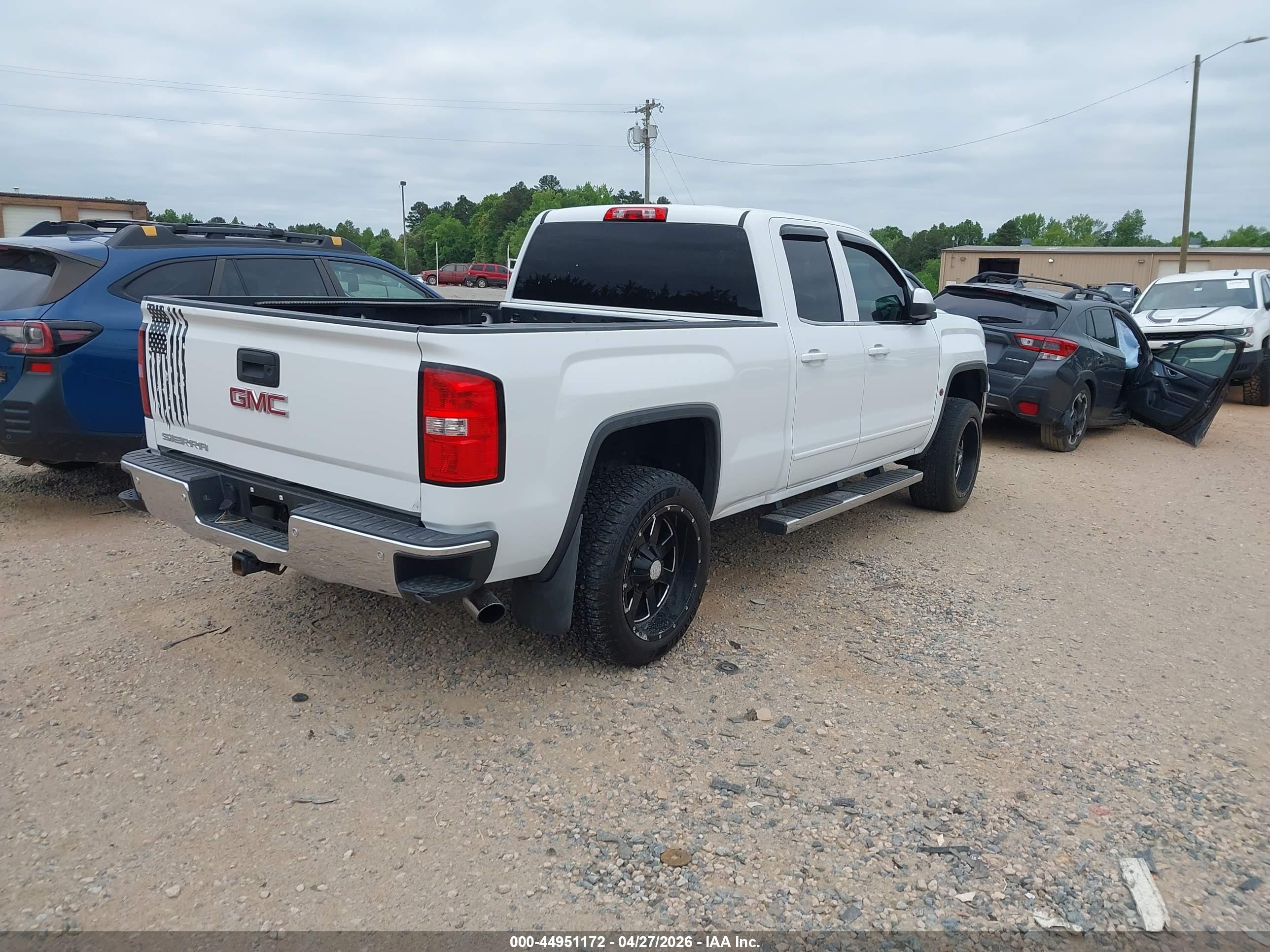 GMC SIERRA image 4