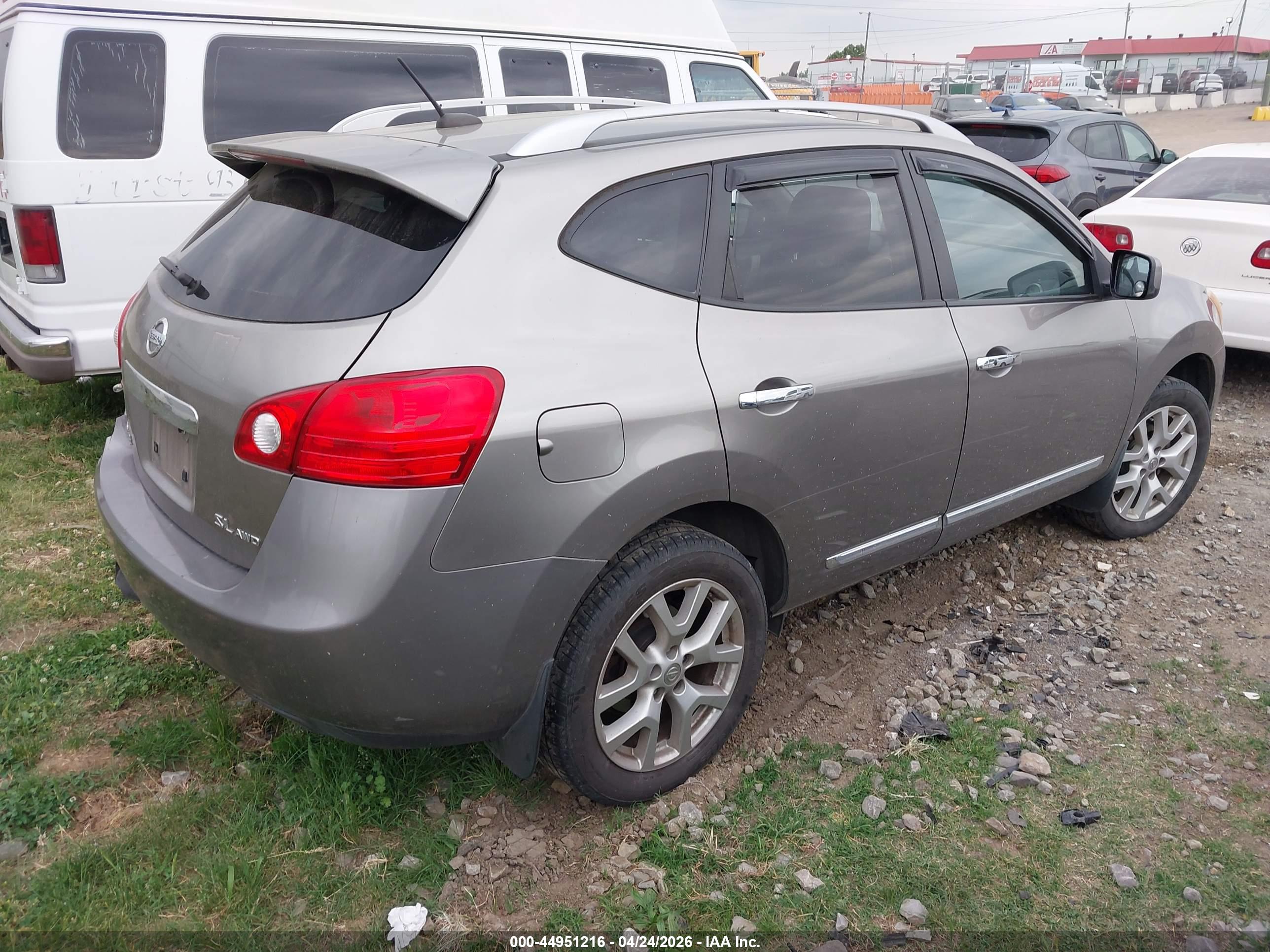 NISSAN ROGUE image 4