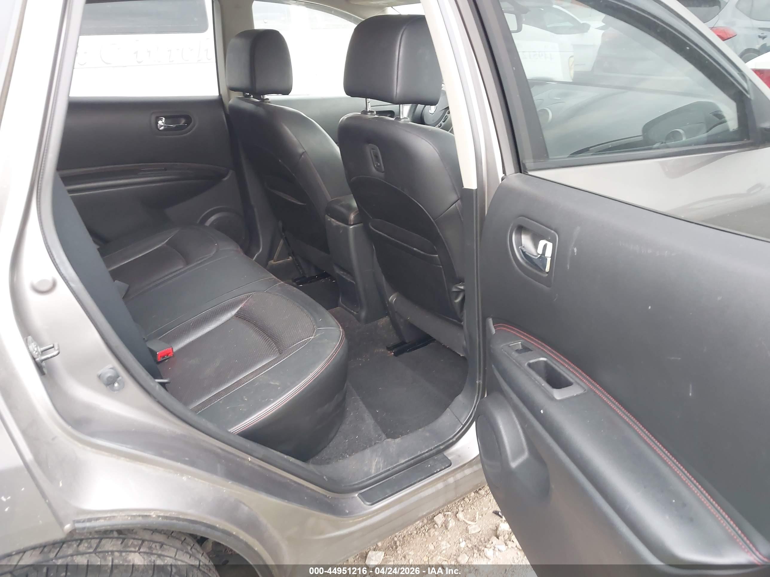 NISSAN ROGUE image 8
