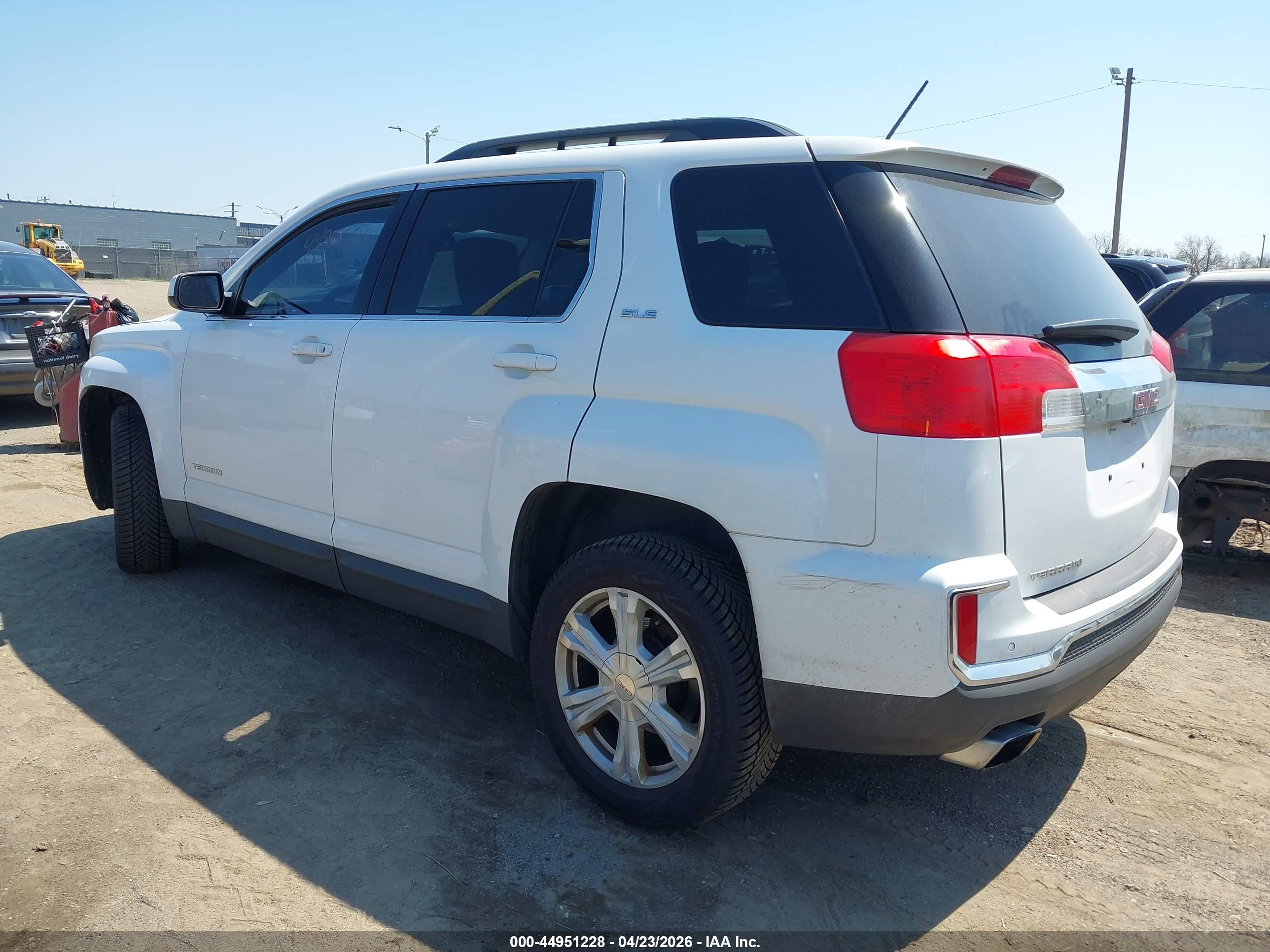 GMC TERRAIN image 3