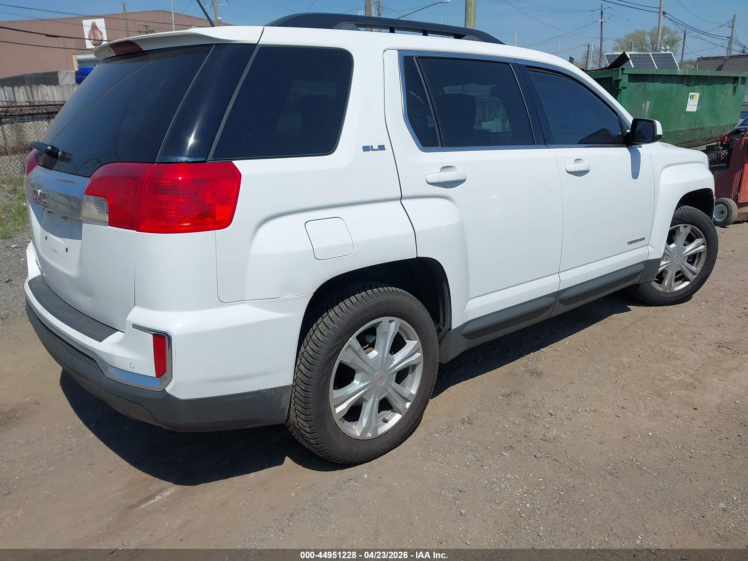 GMC TERRAIN image 4