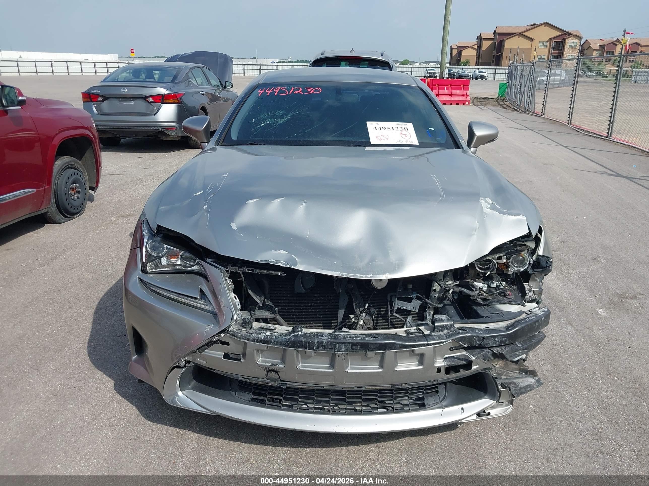 LEXUS RC image 6