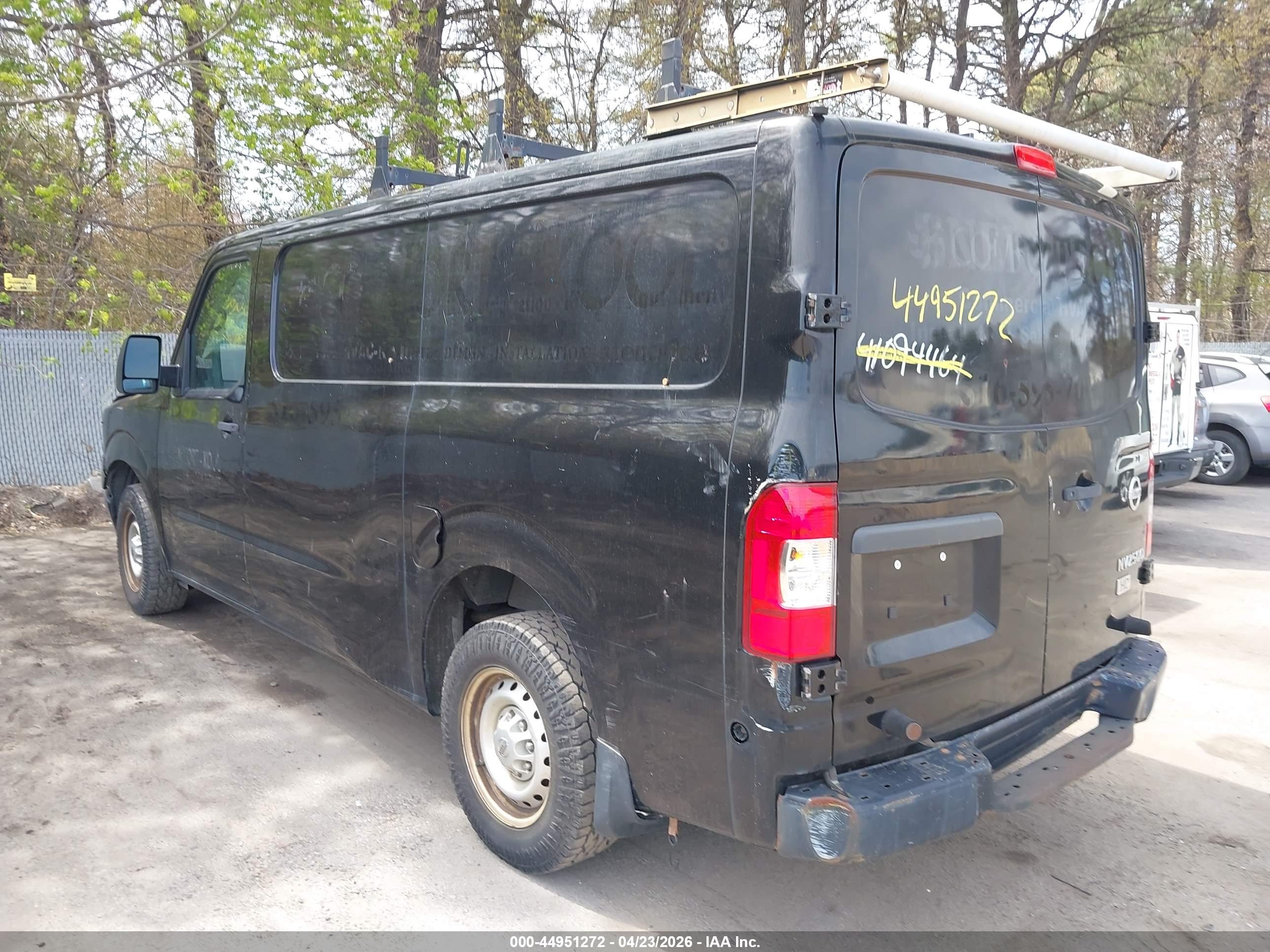 NISSAN NV image 3