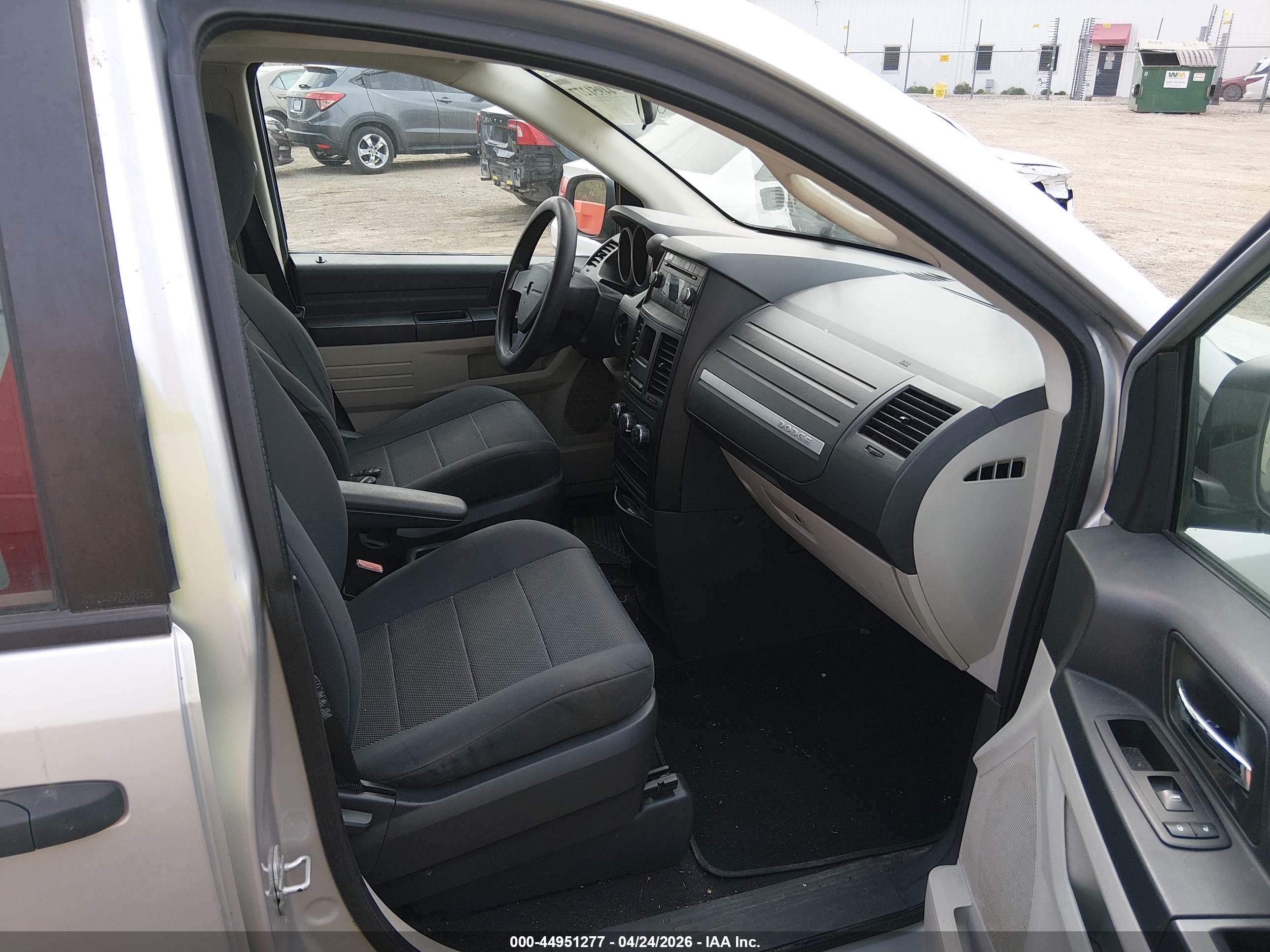 DODGE GRAND image 5