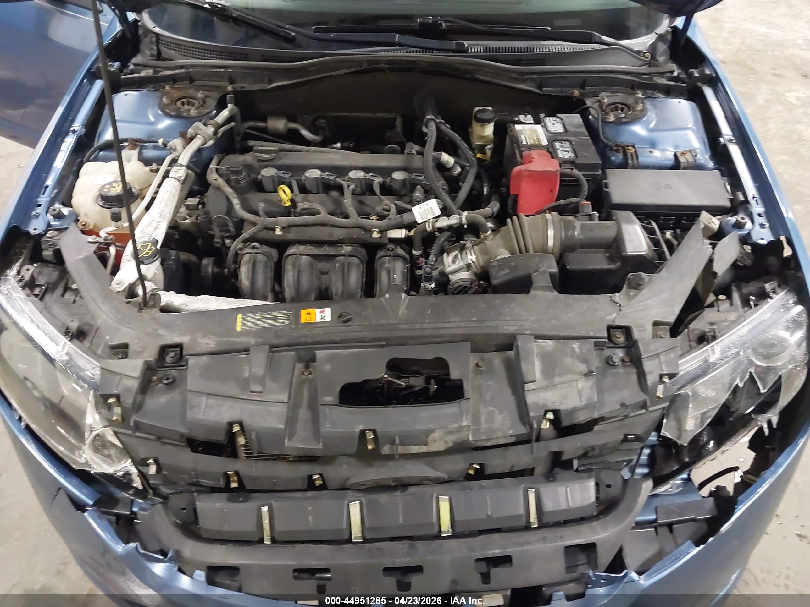 FORD FUSION image 10