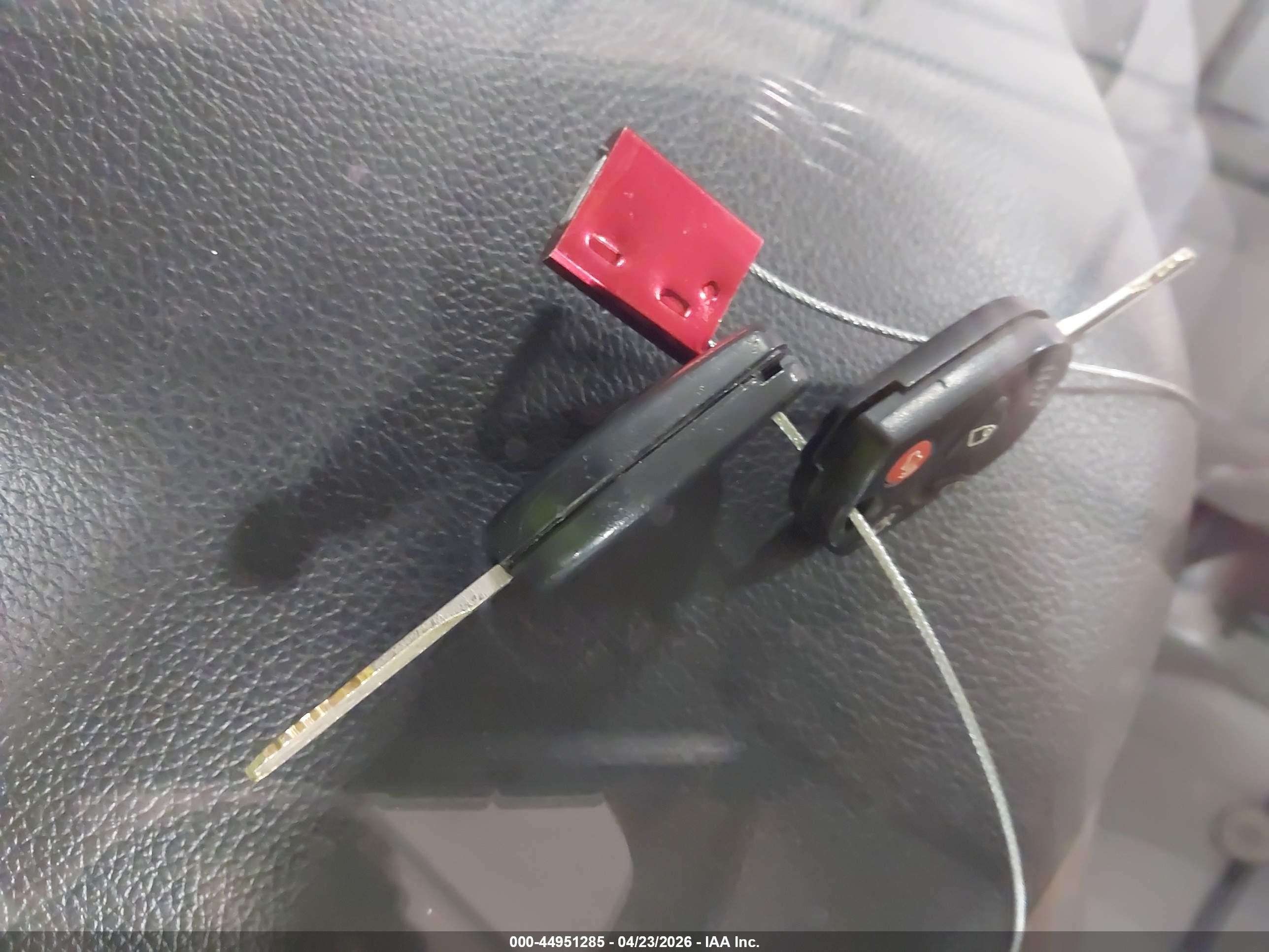 FORD FUSION image 11