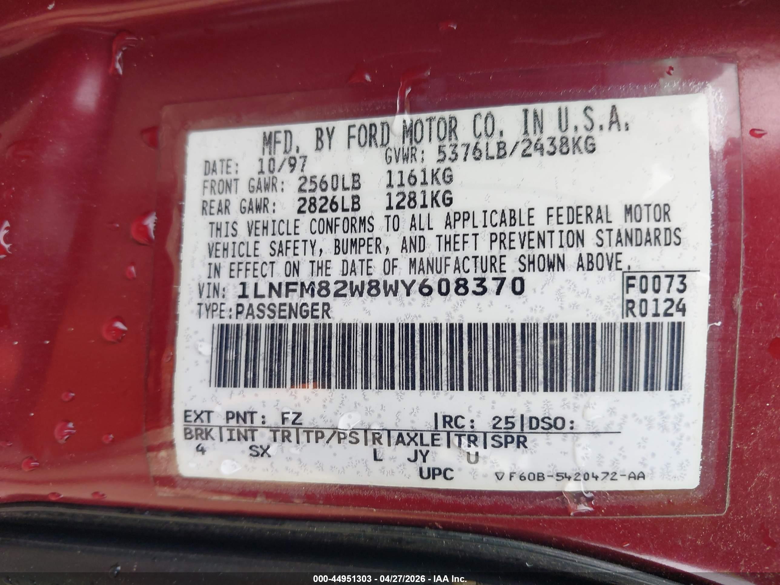 LINCOLN TOWN image 9